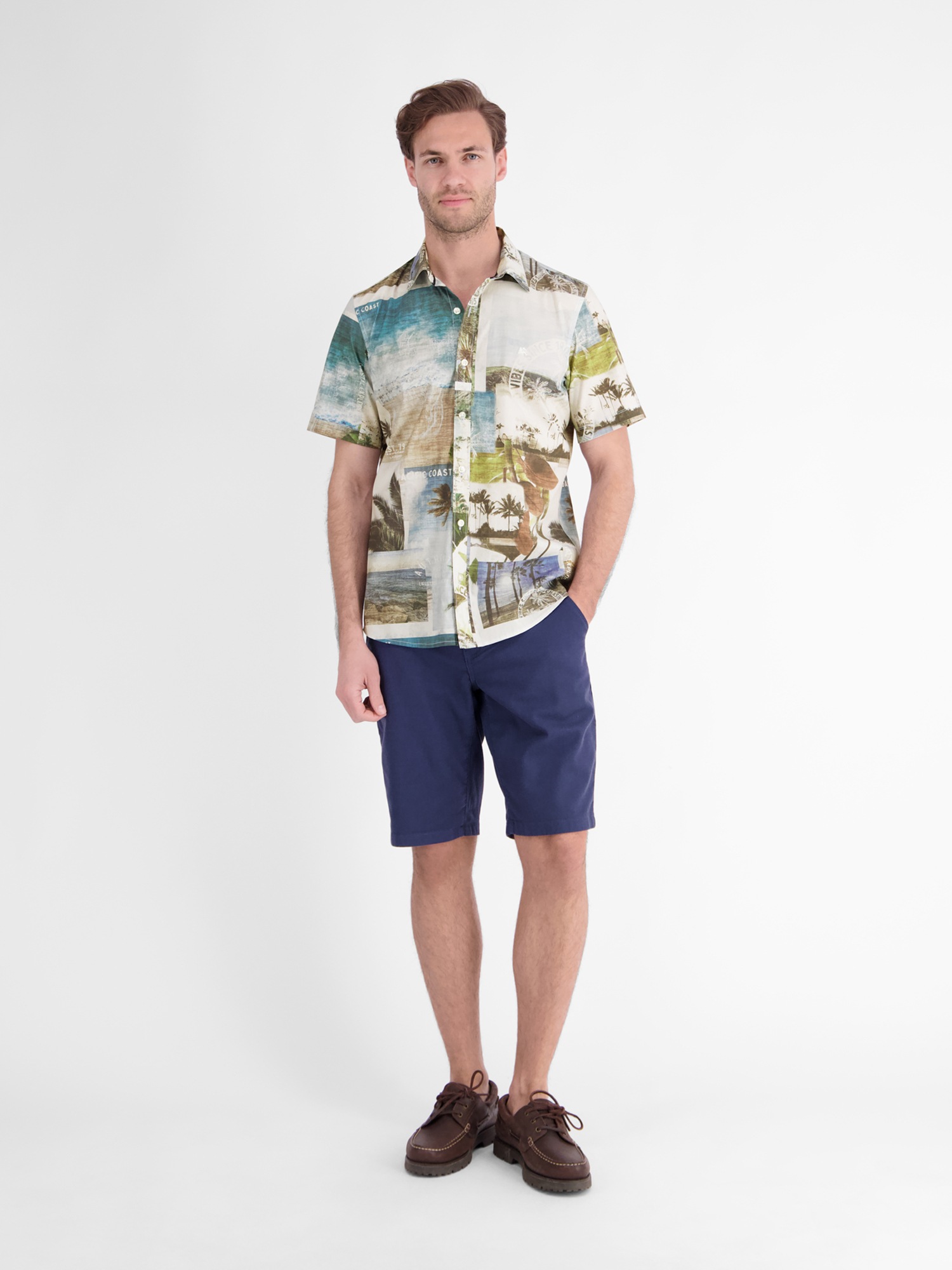 LERROS Kurzarmhemd »Bequemes und leichtes Stretch Kurzarmhemd im Hawaii-Look«