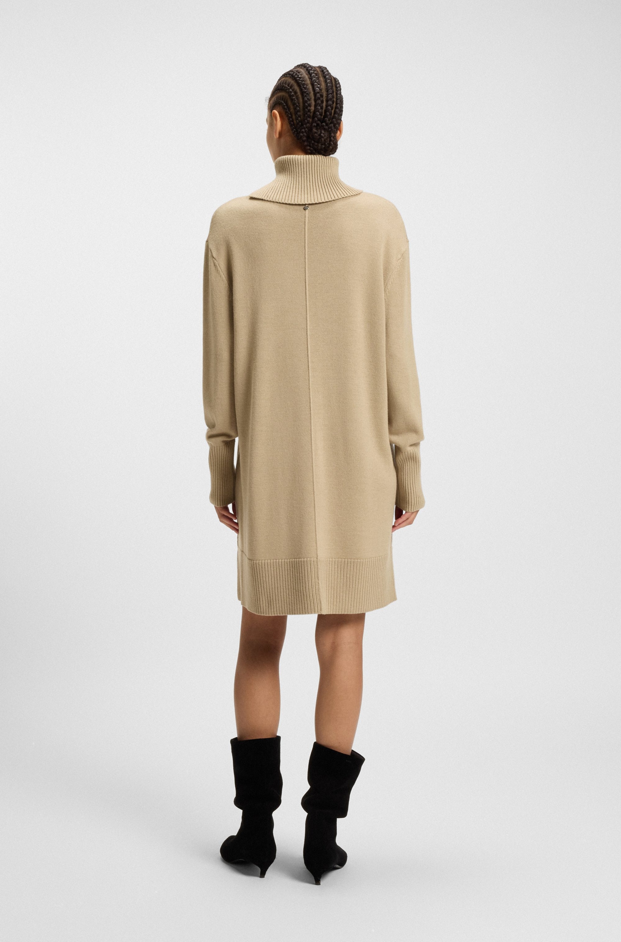 BOSS ORANGE Strickkleid »Feringatessa Premium Damenmode«, Relaxed Fit, mit Schlitzdetails, Turtle Neck