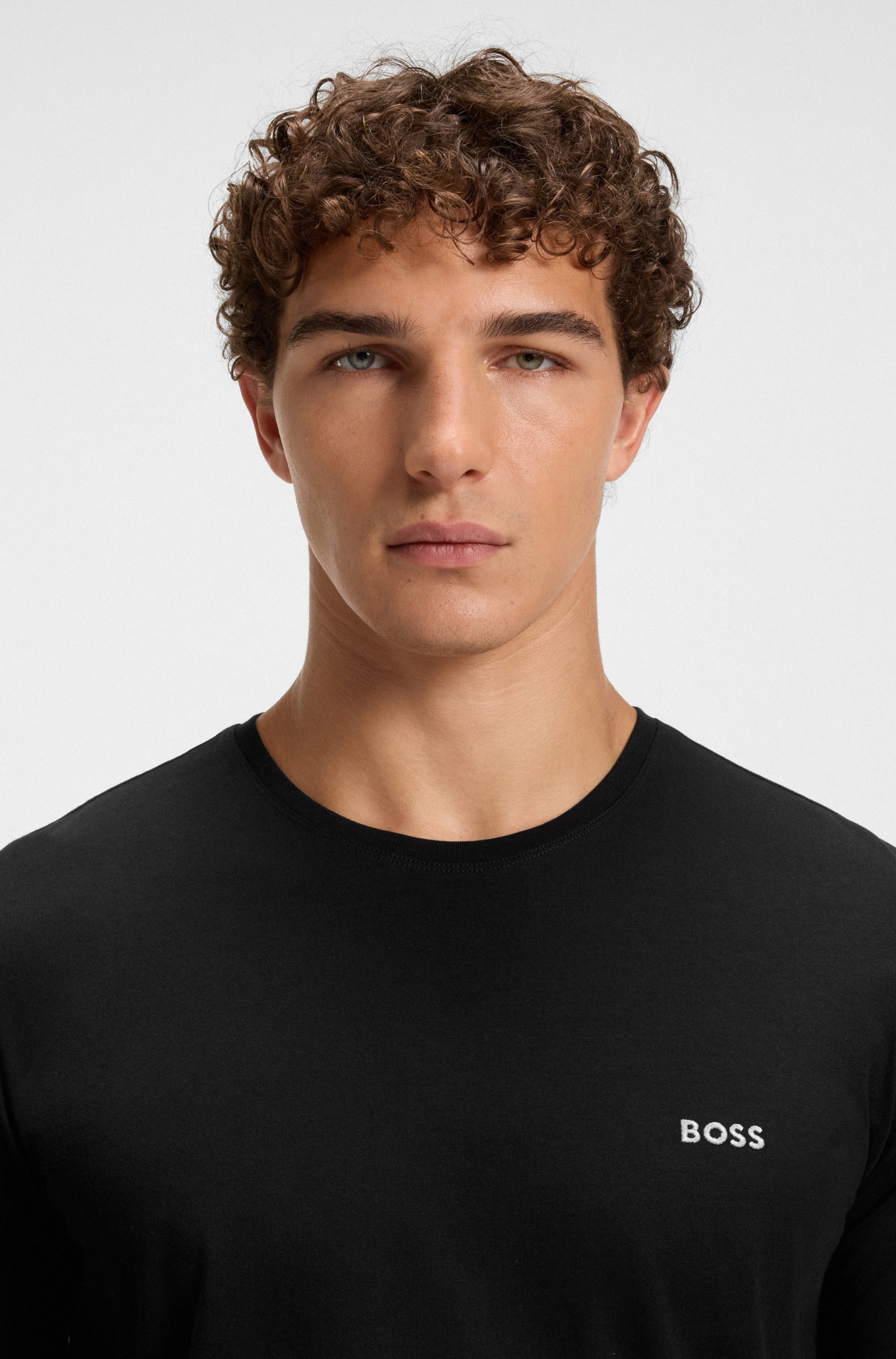 BOSS T-Shirt »Mix&Match T-Shirt R« mit BOSS Stickerei auf der Brust