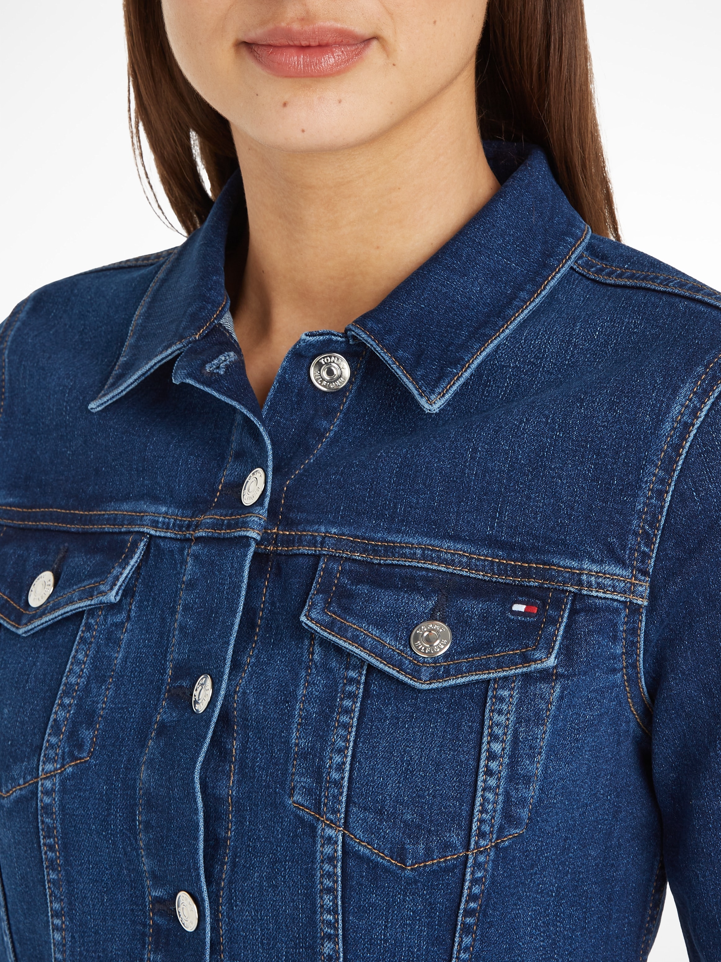 Tommy Hilfiger Jeansjacke »DNM SLIM JACKET KAI«, mit Logostickerei