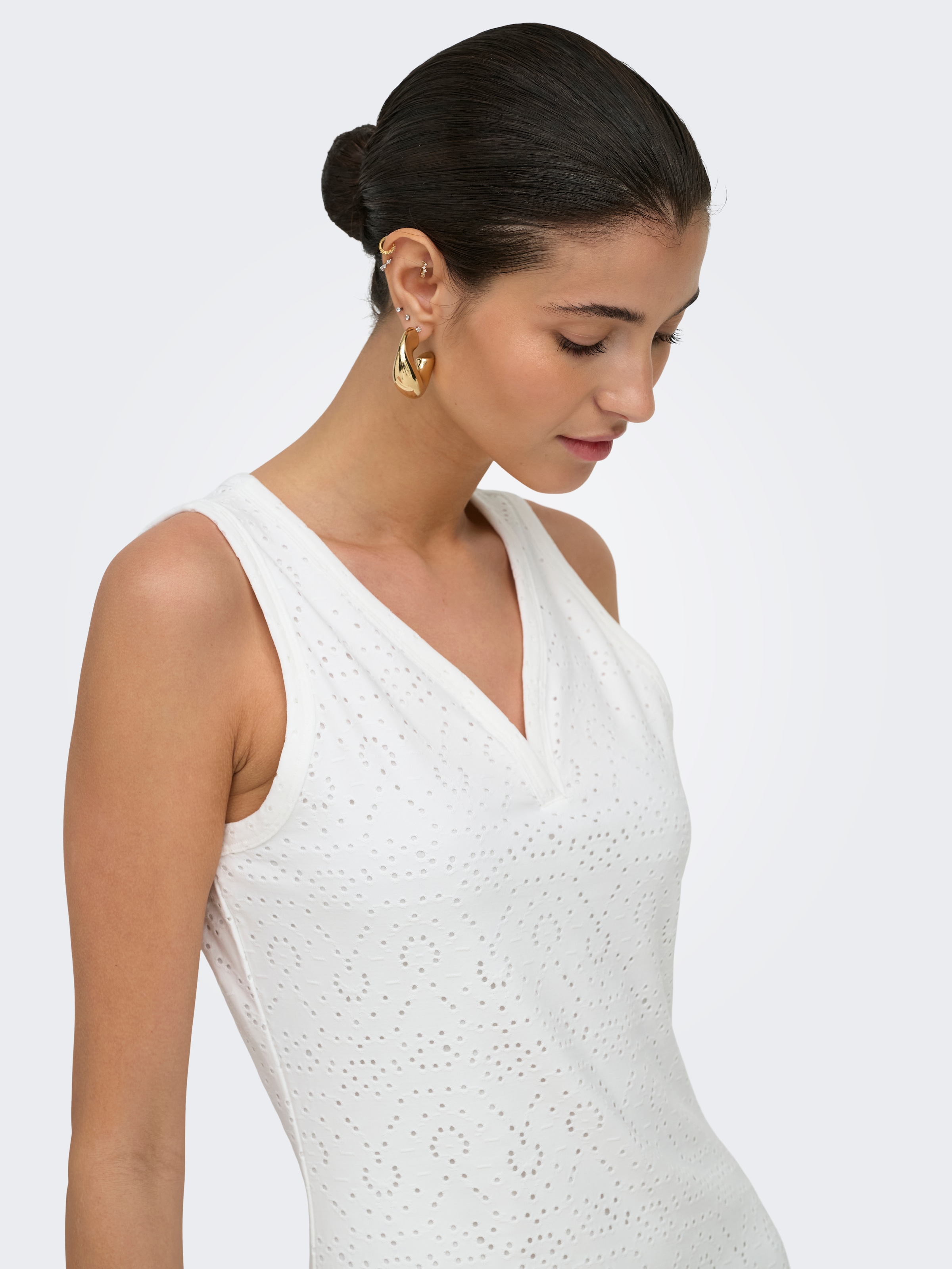 ONLY Spitzenkleid »ONLSMILLA S/L V-NECK DRESS JRS« Materialmix, regular fit, V-Ausschnitt