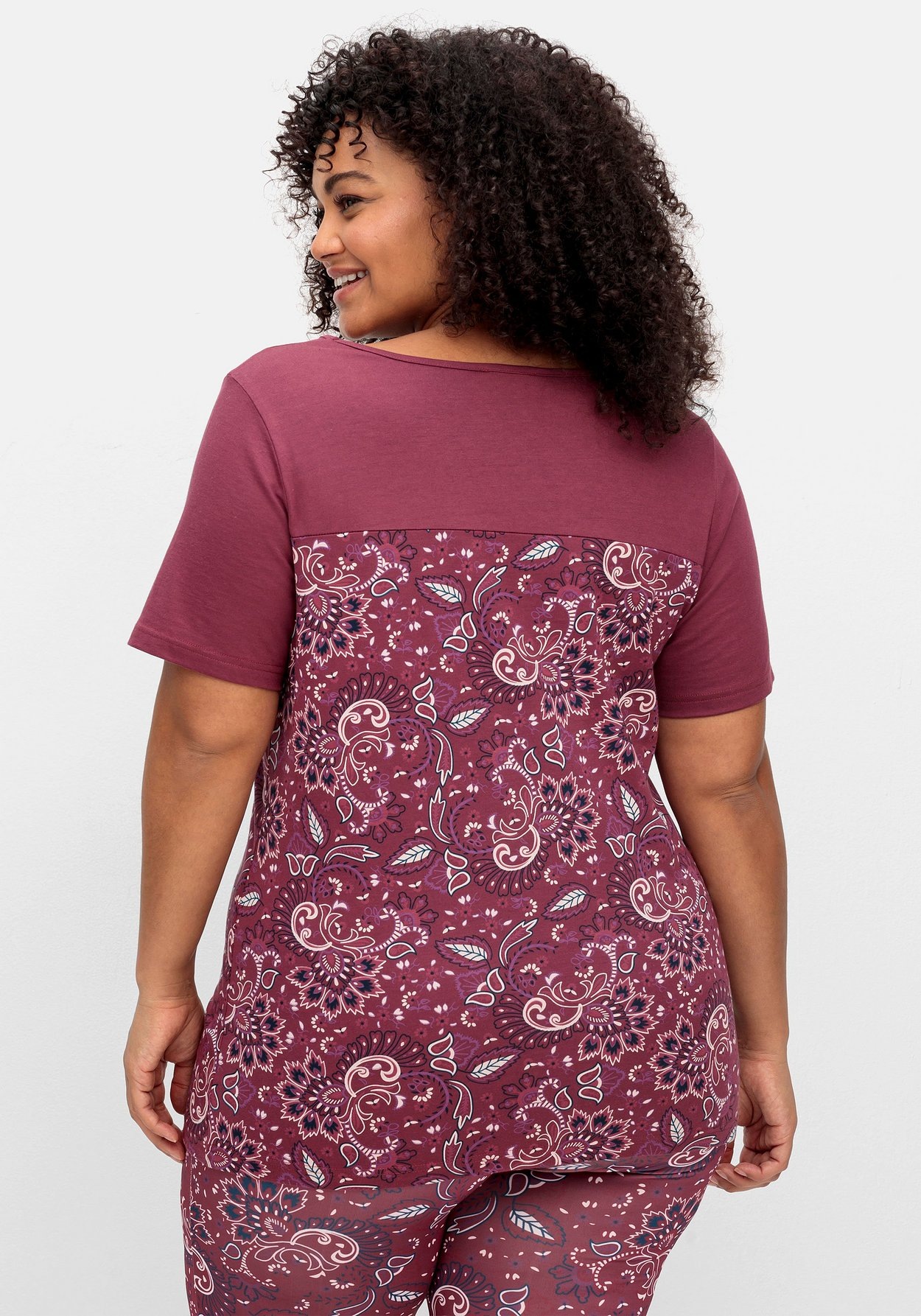 Sheego T-Shirt »Kurzarmshirt mit Paisleymuster«, mit Paisleymuster