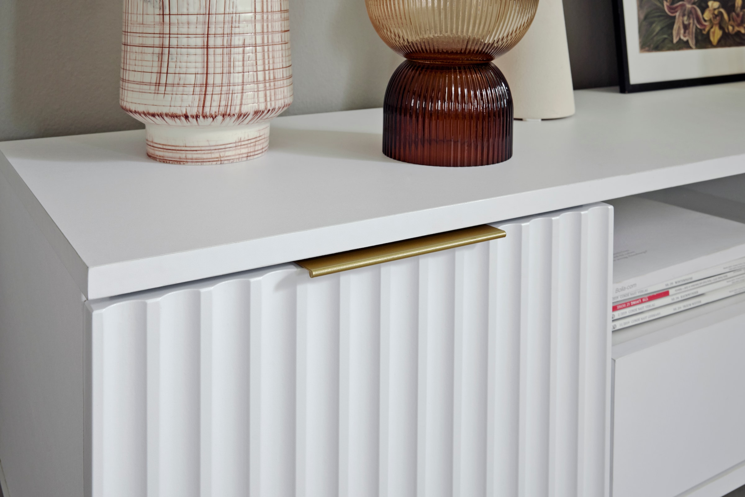 Jahnke TV-Board »CARVE TV 140«, (1 St.), Edle Gold-Applikationen, Fronten in Wellendesign, 140 cm