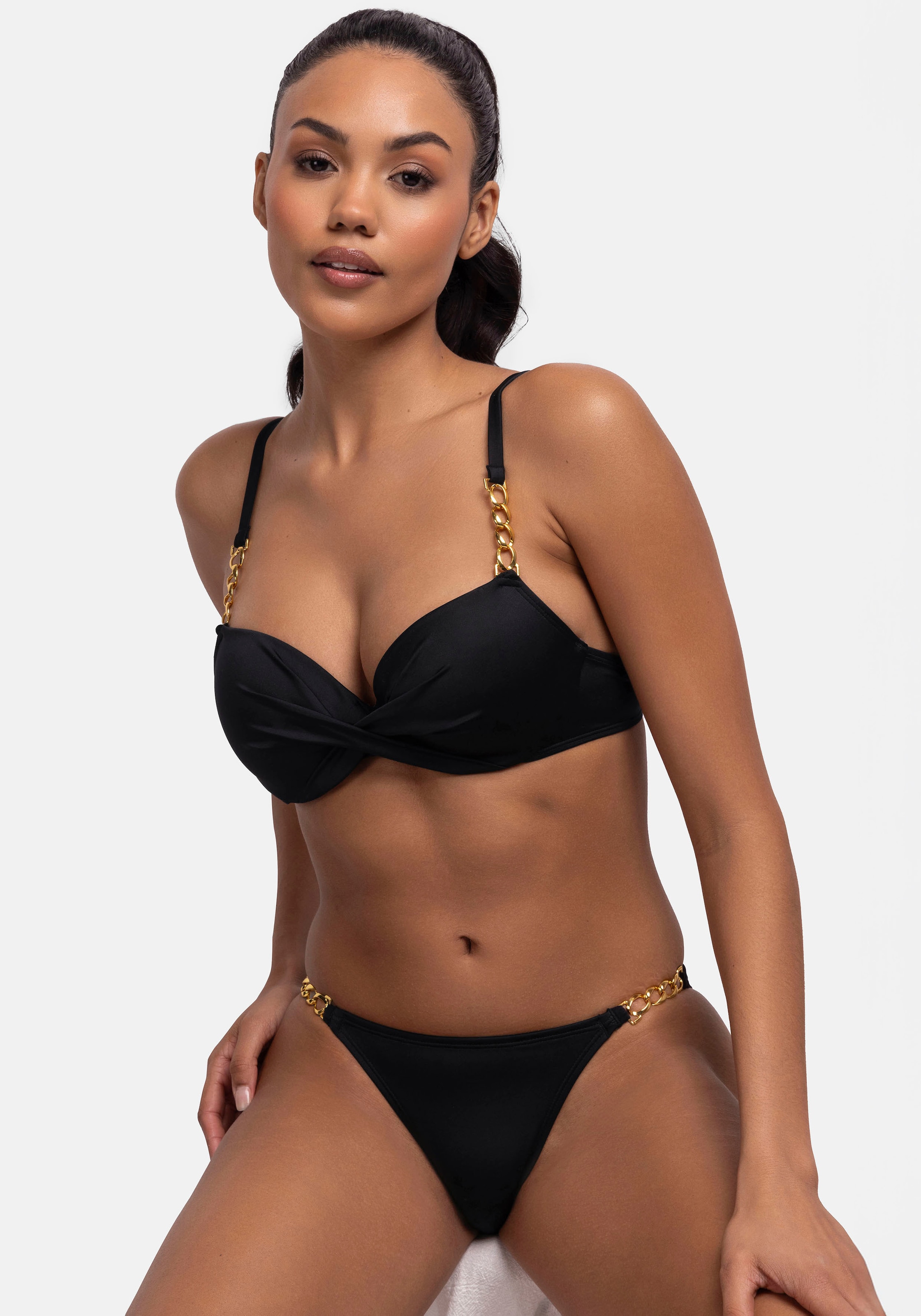 Dorina Bikini-Hose »FILAO«, Mit modischen goldfarbenen Kettendetails