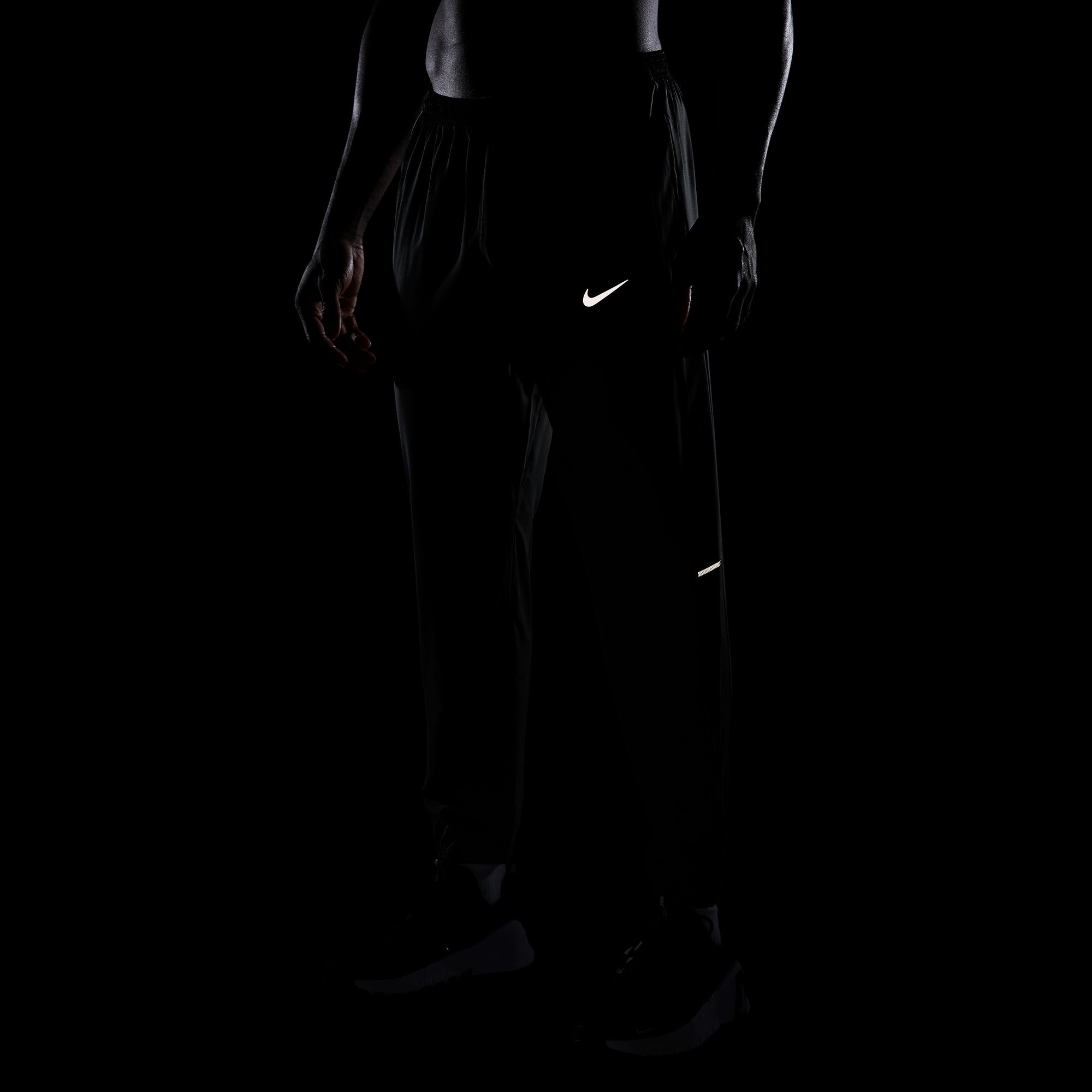 Nike Laufhose »M NK DF MILER WOVEN PANT«  schnell trocknendes Material, aus Polyester, atmungsaktiv