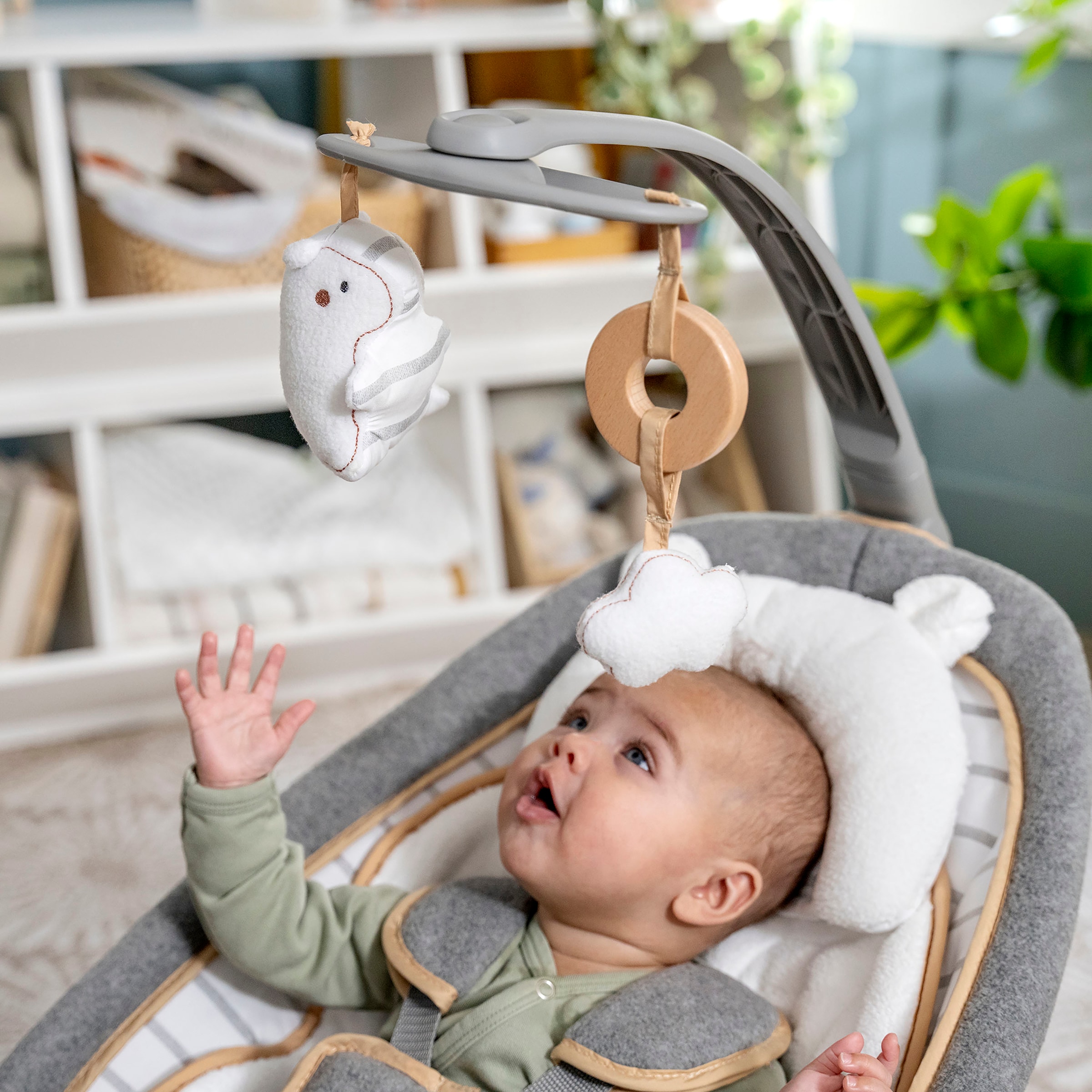 ingenuity Babywippe »Rocking Seat - Bella Teddy« mit Sound-Effekt