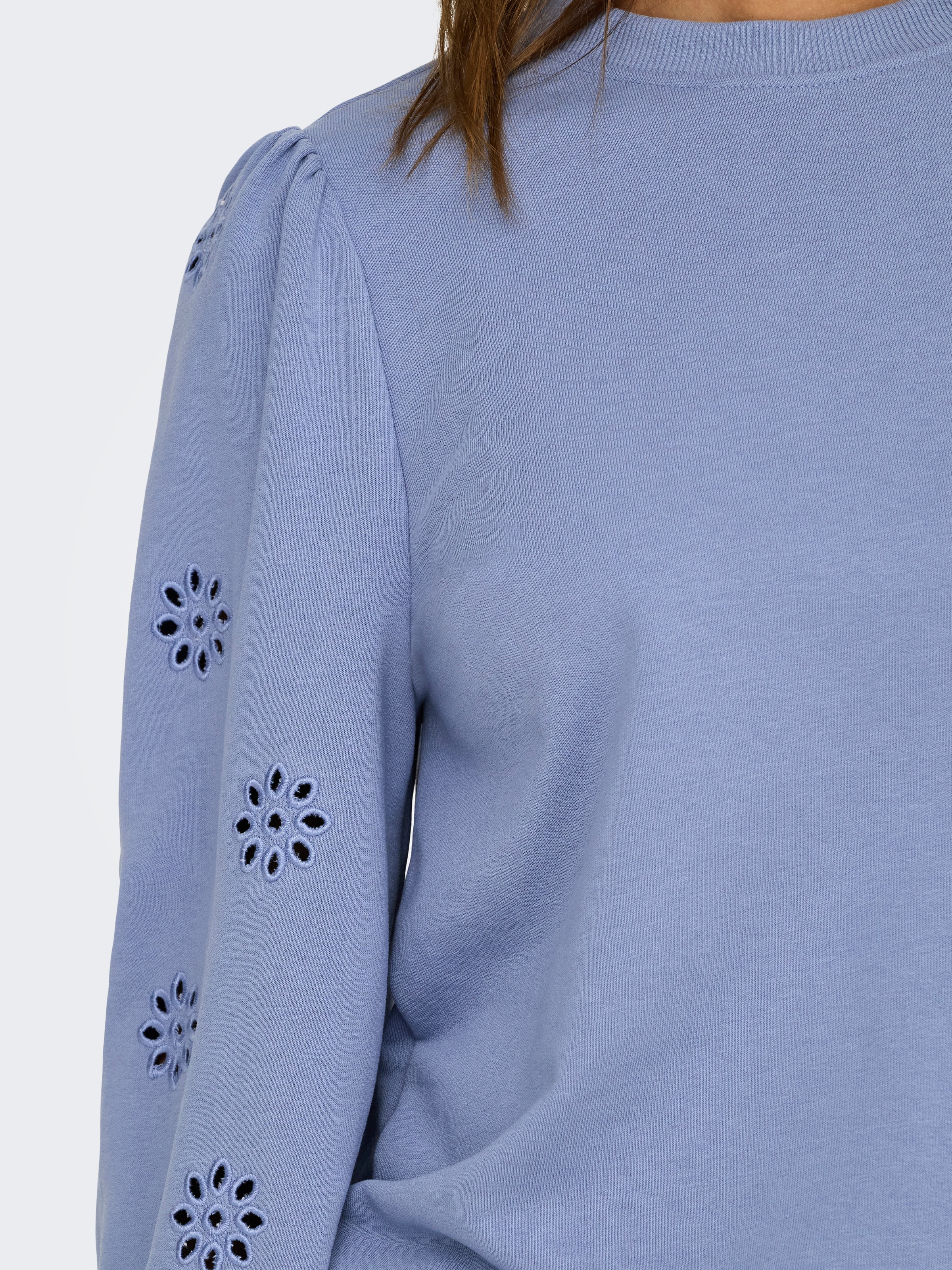 ONLY Sweatshirt »ONLFEMME L/S PUFF EMBROIDERY UB SWT«, mit Puffärmeln mit wunderschöner Lochstickerei

