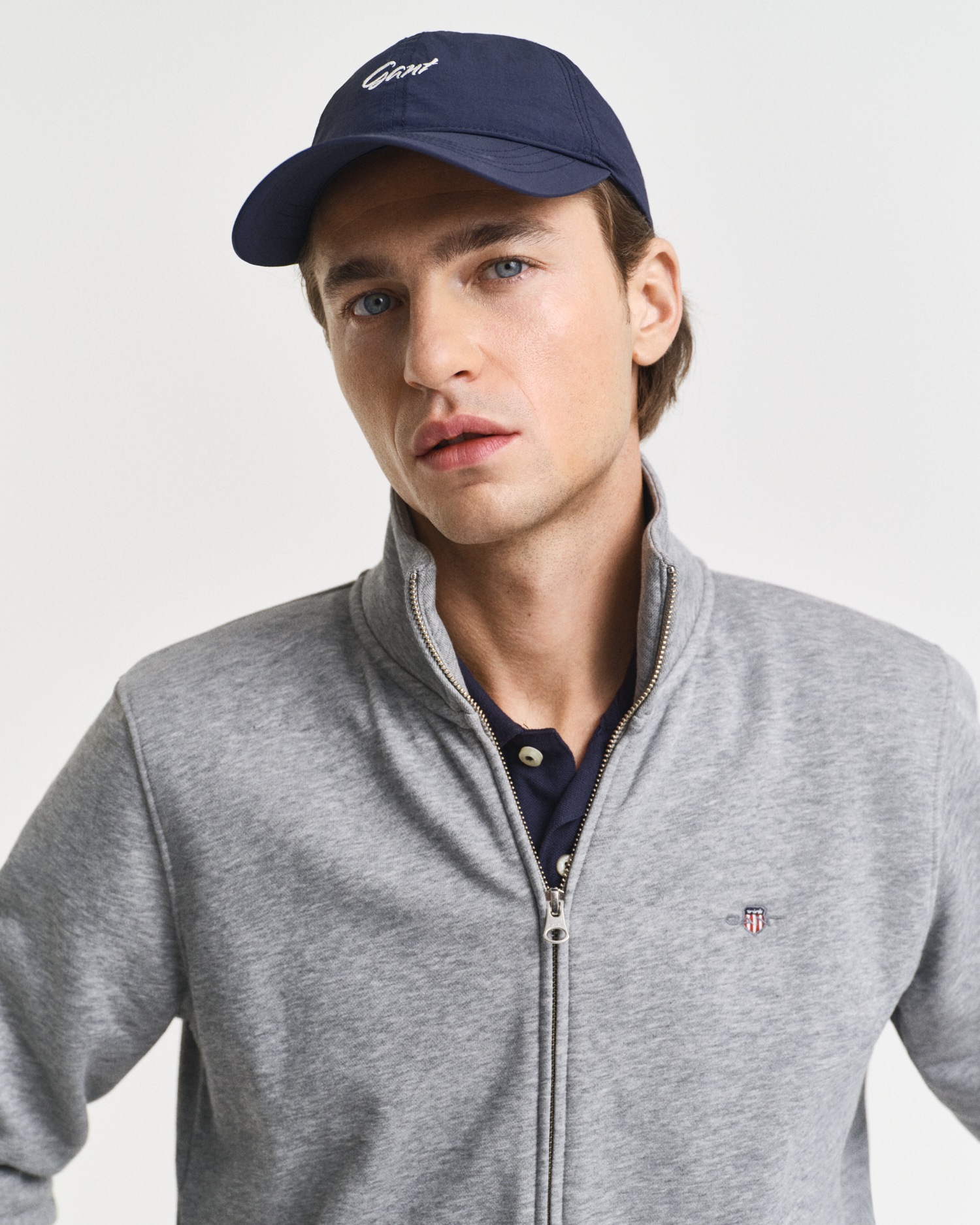 Gant Sweatjacke »REG SHIELD FULL ZIP SWEAT«, mit Logostickerei auf der Brust