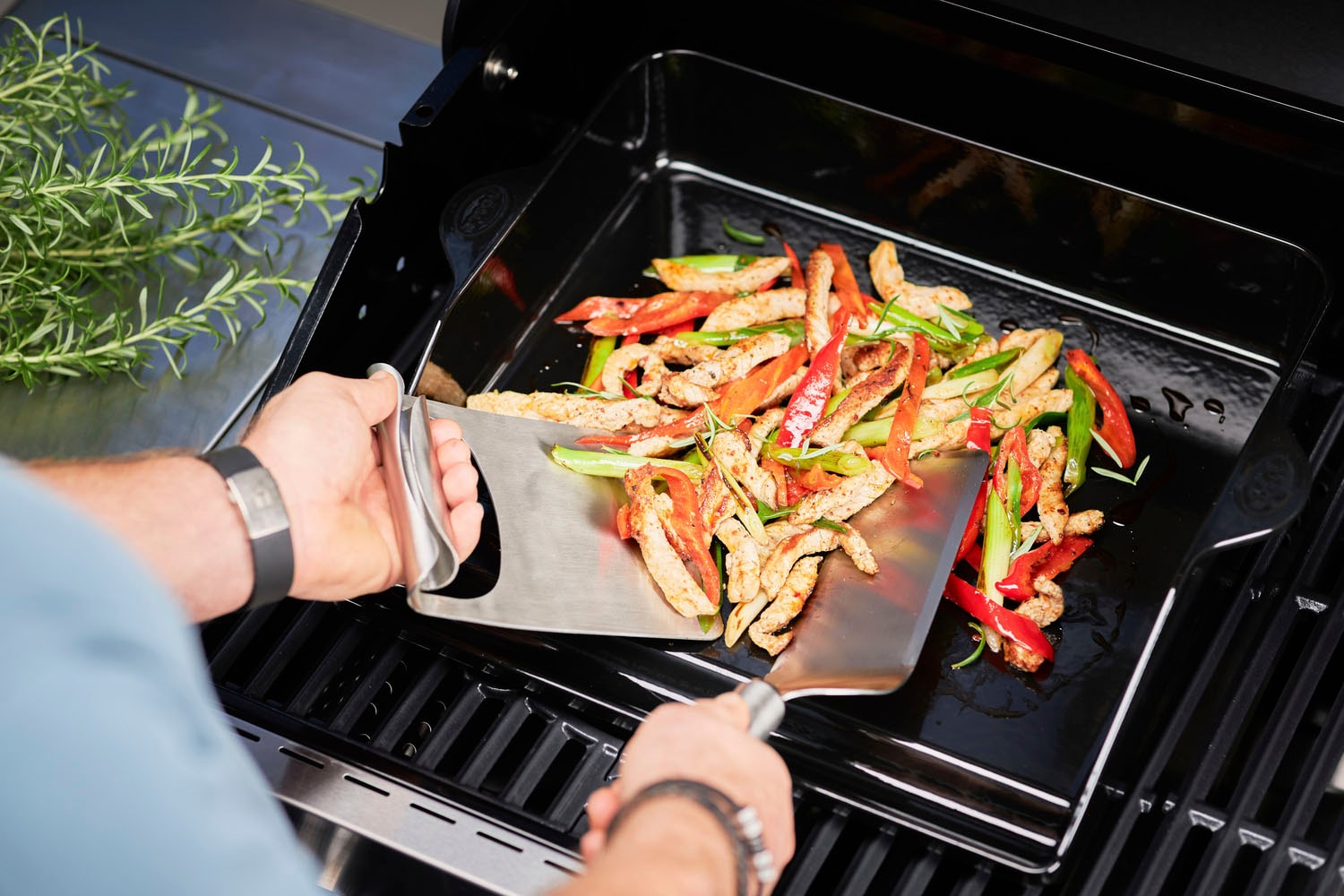 RÖSLE Grillspachtel »Plancha, 25430«, mit abgerundeten Ecken zum Wenden von Grillgut, Edelstahl 18/10