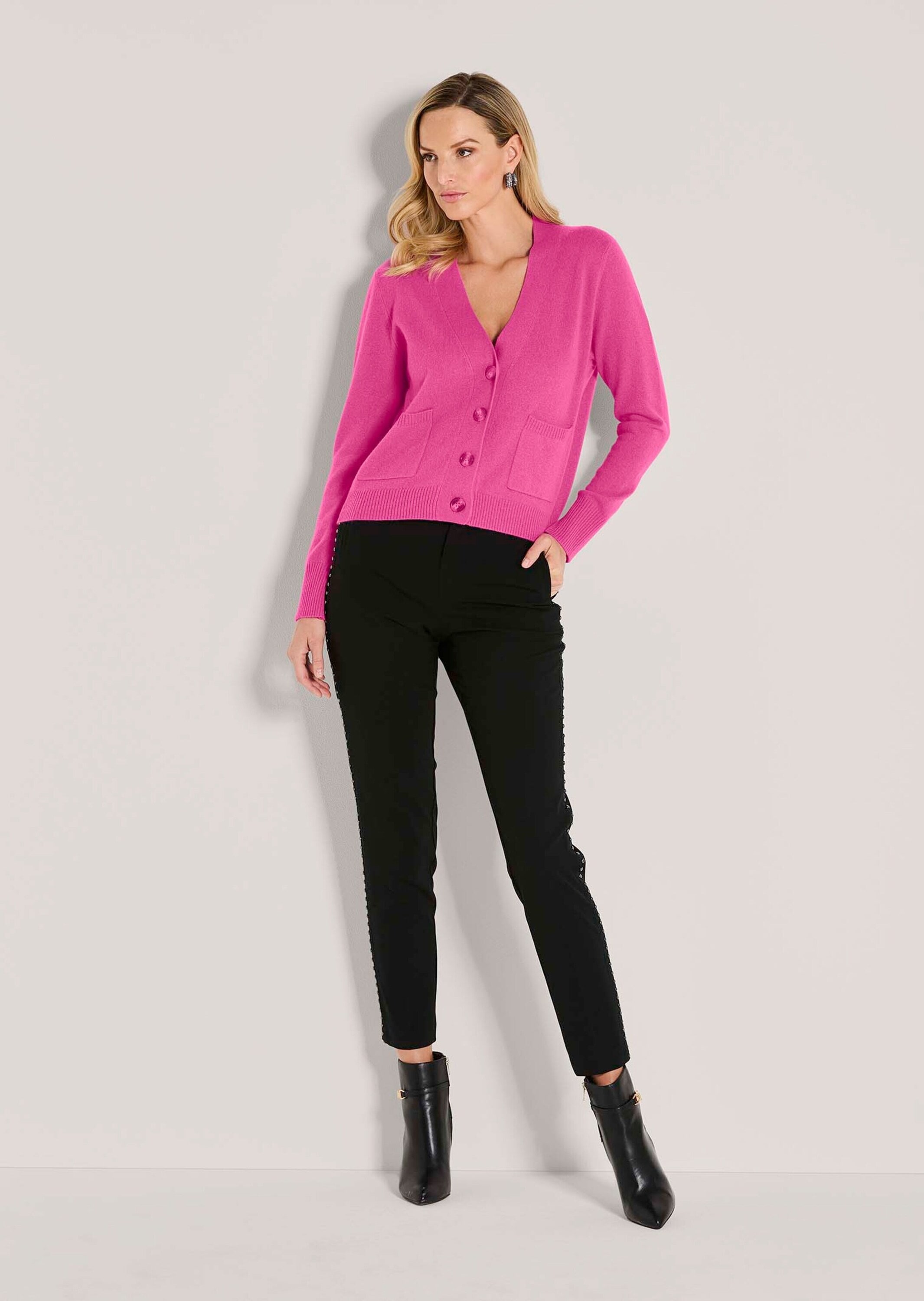 MADELEINE Strickjacke »Cardigan Elegante Kaschmirjacke mit V-Ausschnitt« Good-Cashmere-Qualität