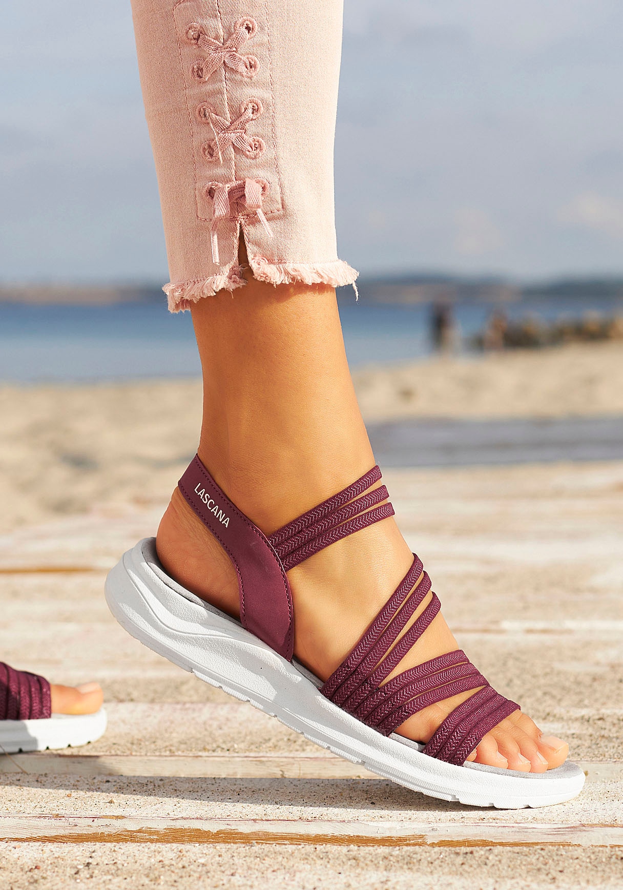 LASCANA Sandale »Sommerschuh«, Sandalette, Sommerschuh, ultraleichter Sohle,elastische Riemchen VEGAN