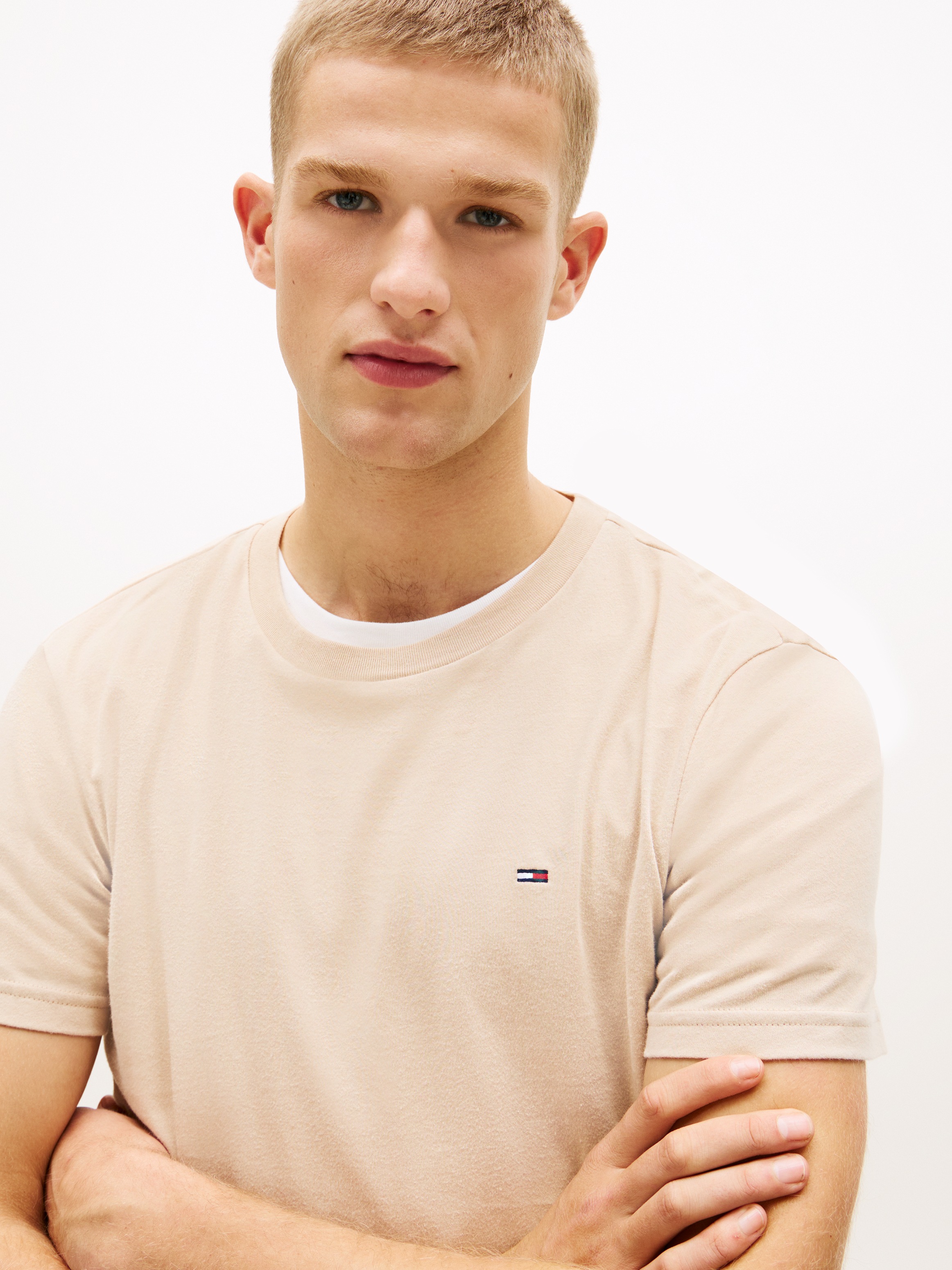 Tommy Jeans Rundhalsshirt »TJM XSLIM 2PACK JERSEY TEE EXT« Packung, 2er-Pack,  Logostickerei, 2Pack