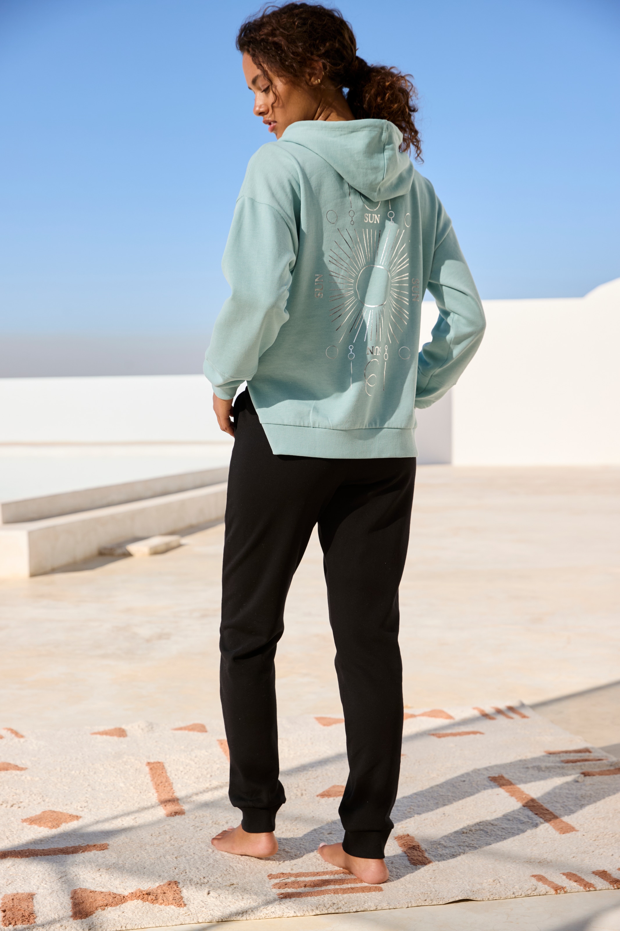 Buffalo Hoodie, Kapuzensweatshirt mit großem Rückenprint- mit Glanz-Effekt, Loungewear