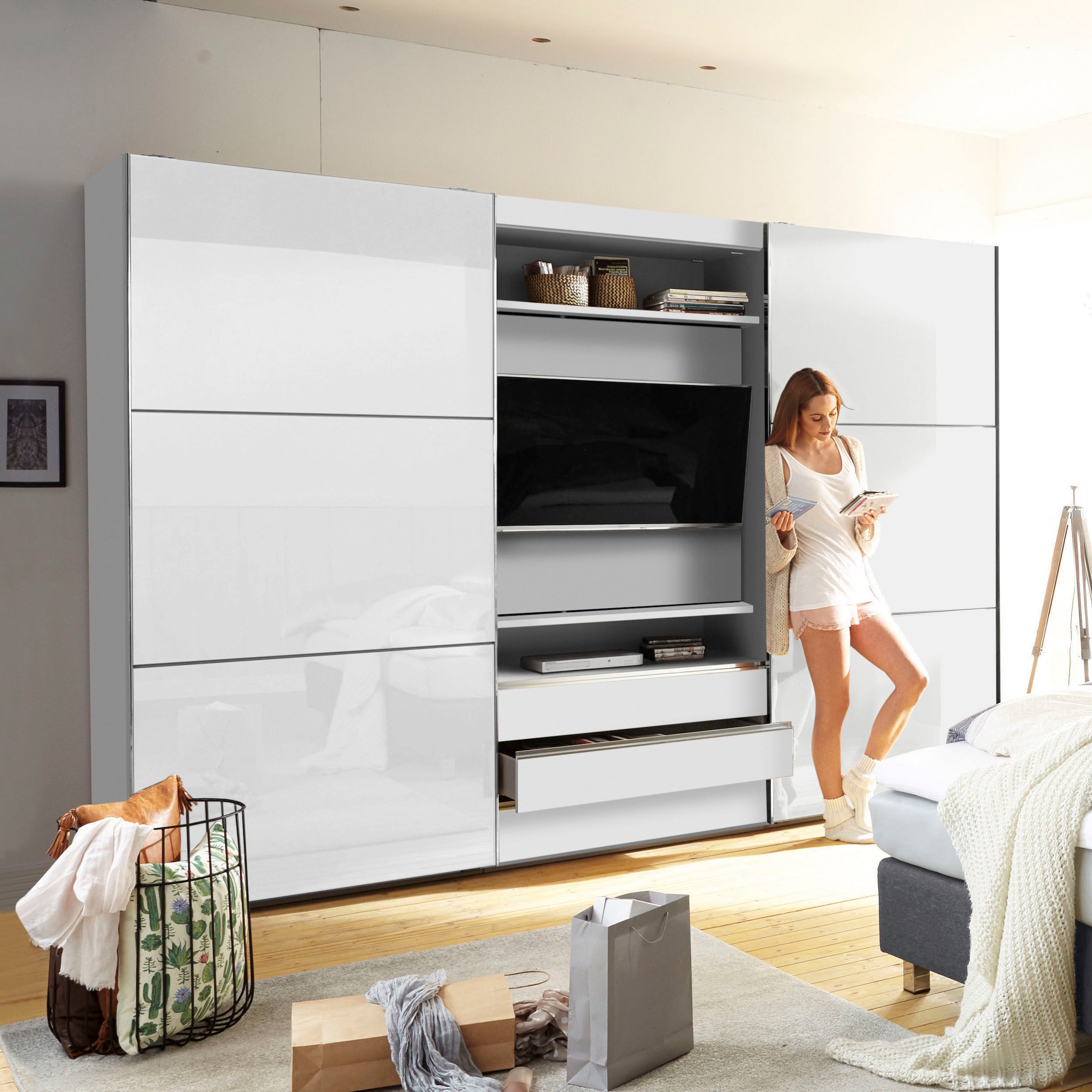 Wimex Schwebetürenschrank »Magic by fresh to go«, tolles EXTRA: mit drehbarem TV-Element, Fronten aus Glas