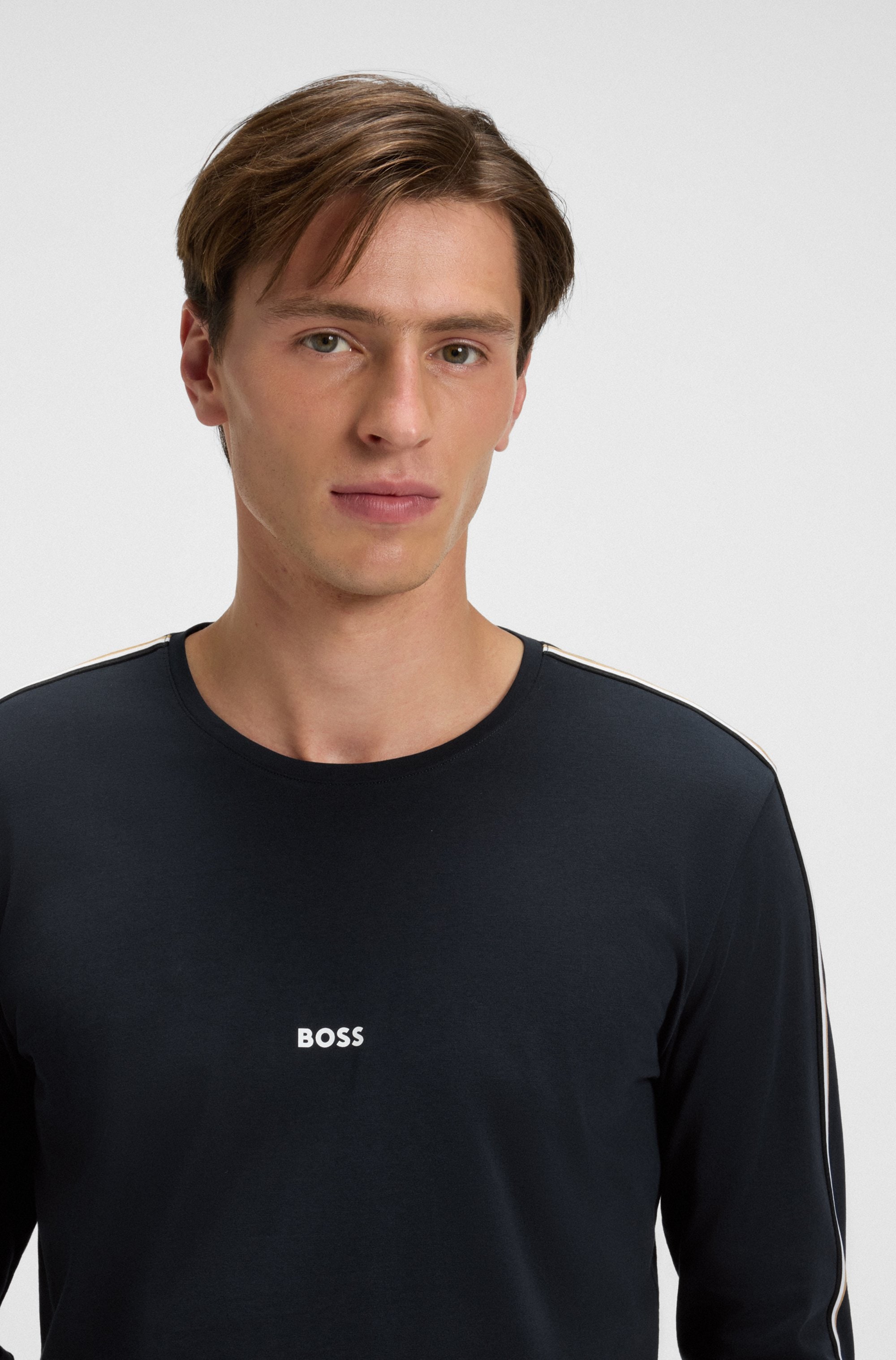 BOSS Longsleeve »Unique«, bequemes Langarmshirt mit Kontrastnaht am Ärmel