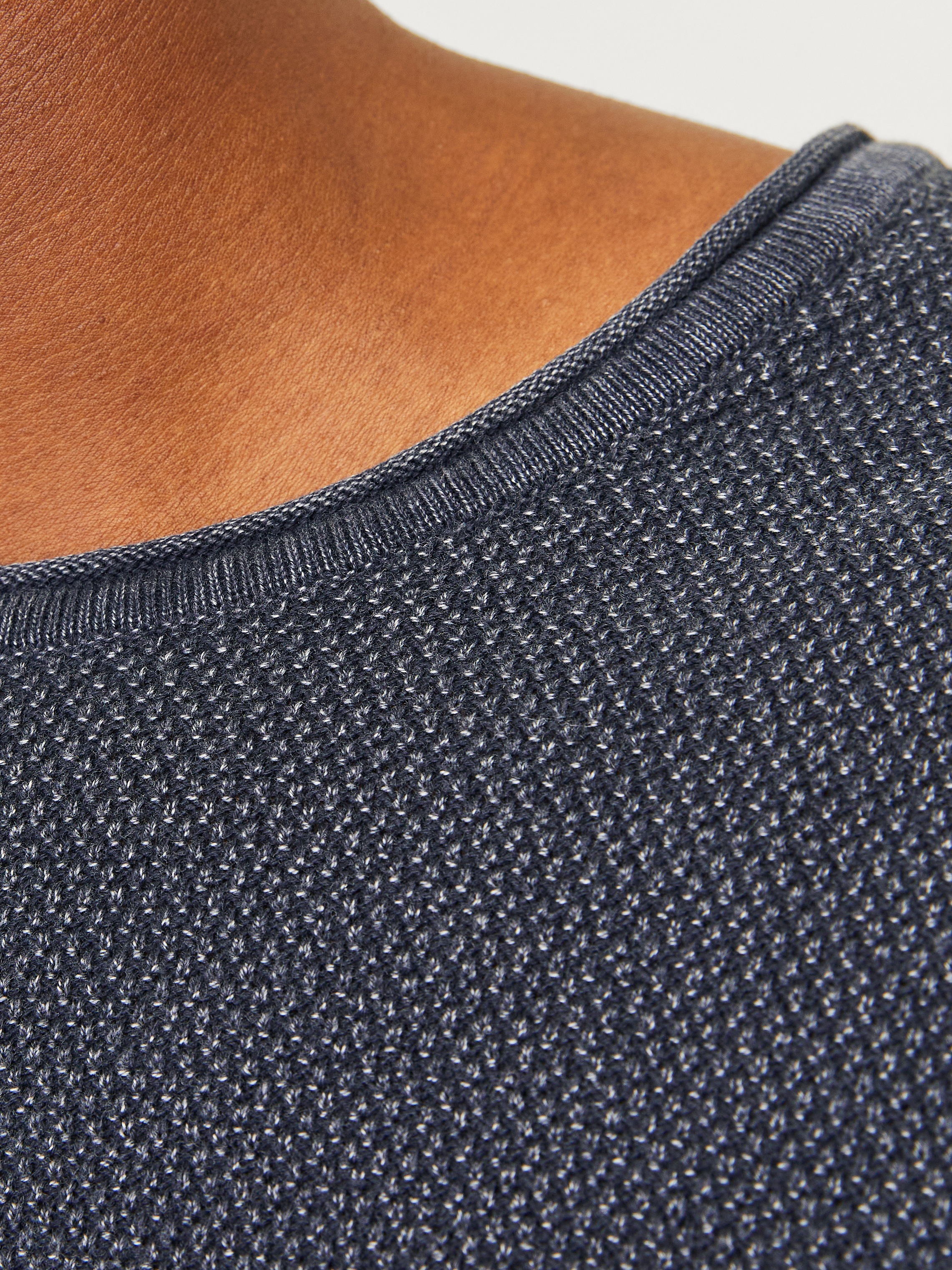 Jack & Jones Rundhalspullover »JJDEAN KNIT CREW NECK AW24«, in gewaschener Optik