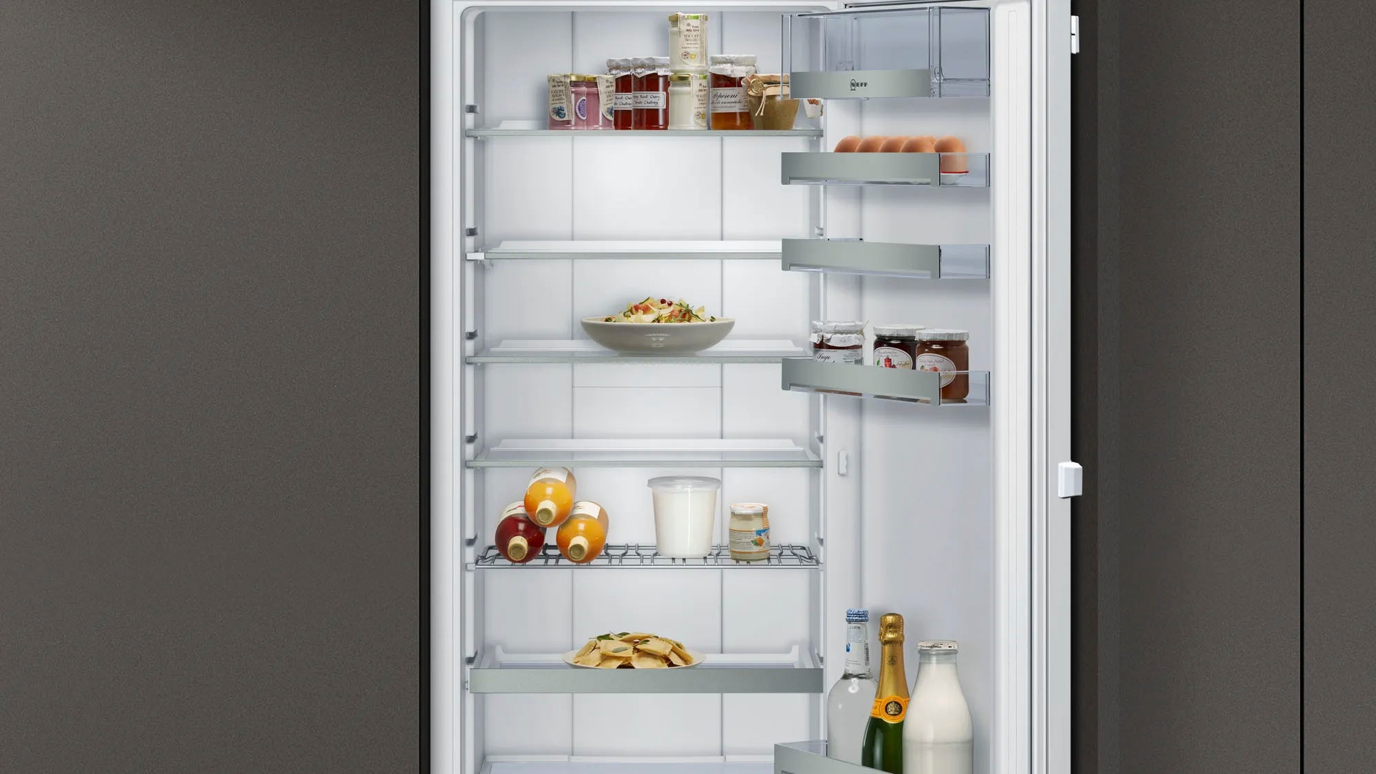 NEFF Einbaukühlschrank N 90 »KI8813FE0«, Fresh Safe 3: Feuchtzone und Trockenzone für verschiedene Lebensmittel