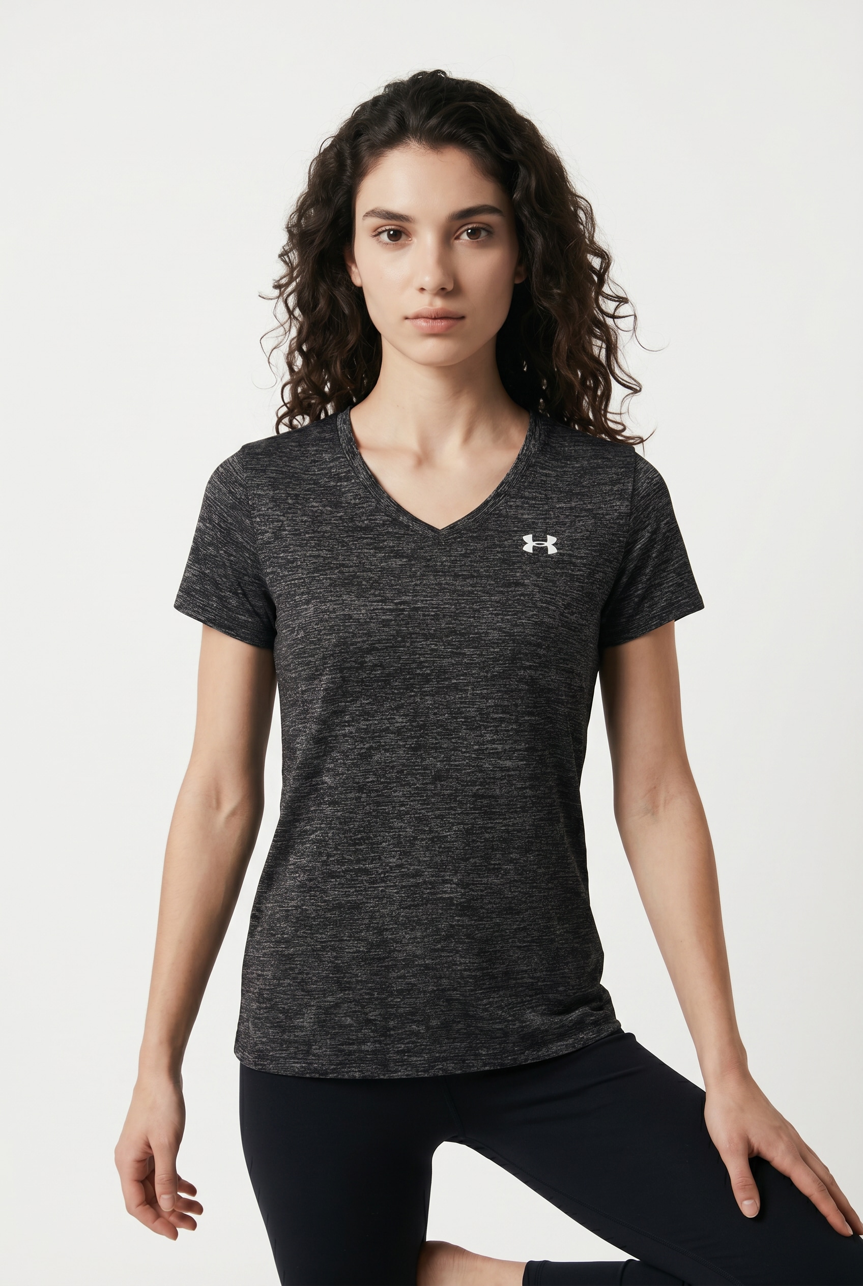 Under Armour® Trainingsshirt »TECH SSV- TWIST« Kurzarm, atmungsaktiv, schnell trocknend, mit V-Ausschnitt