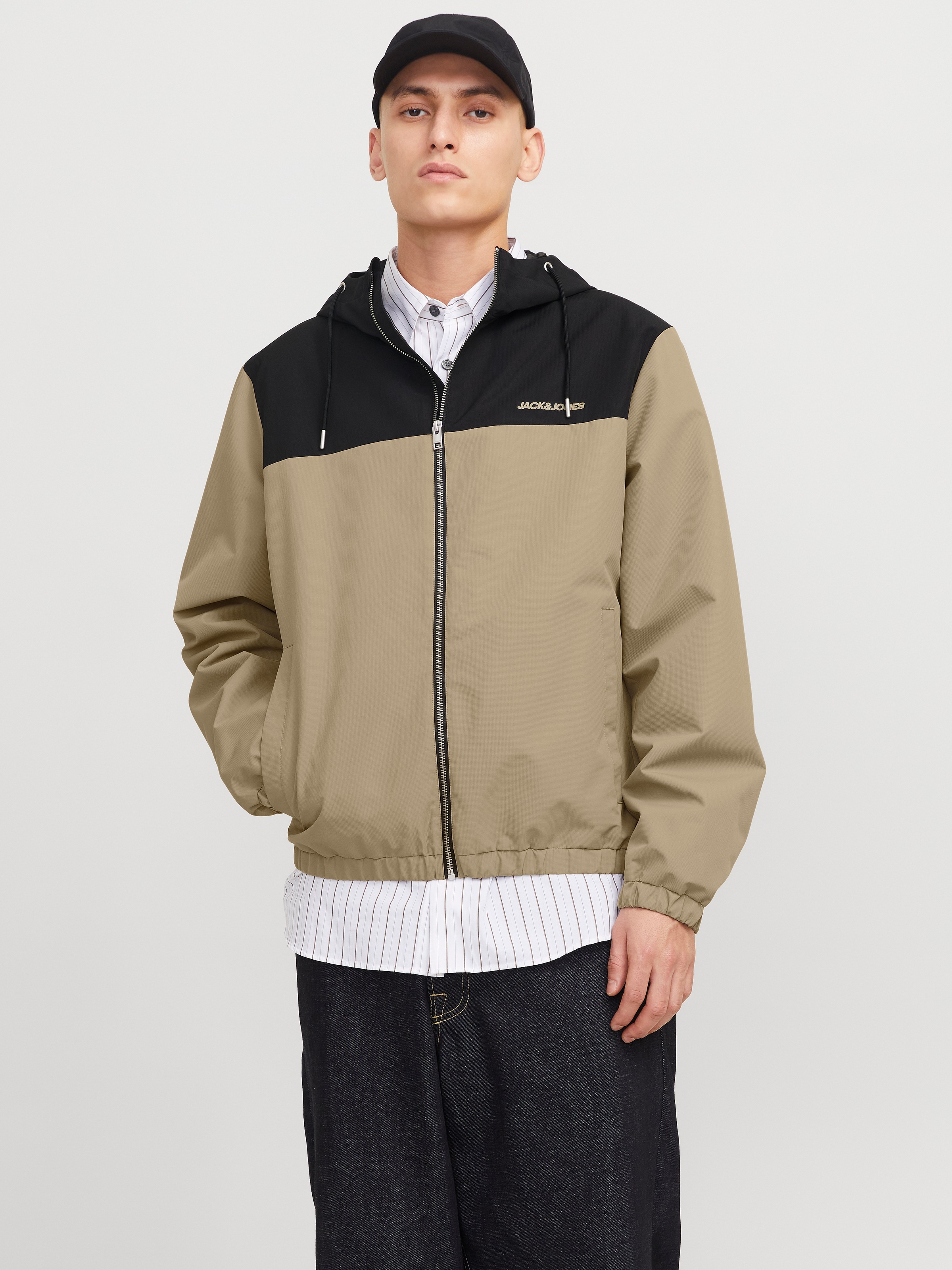Jack & Jones Blouson »JJELEGACY LIGHT JACKET HOOD NOOS«, mit Kapuze, mit Logo Schriftzug