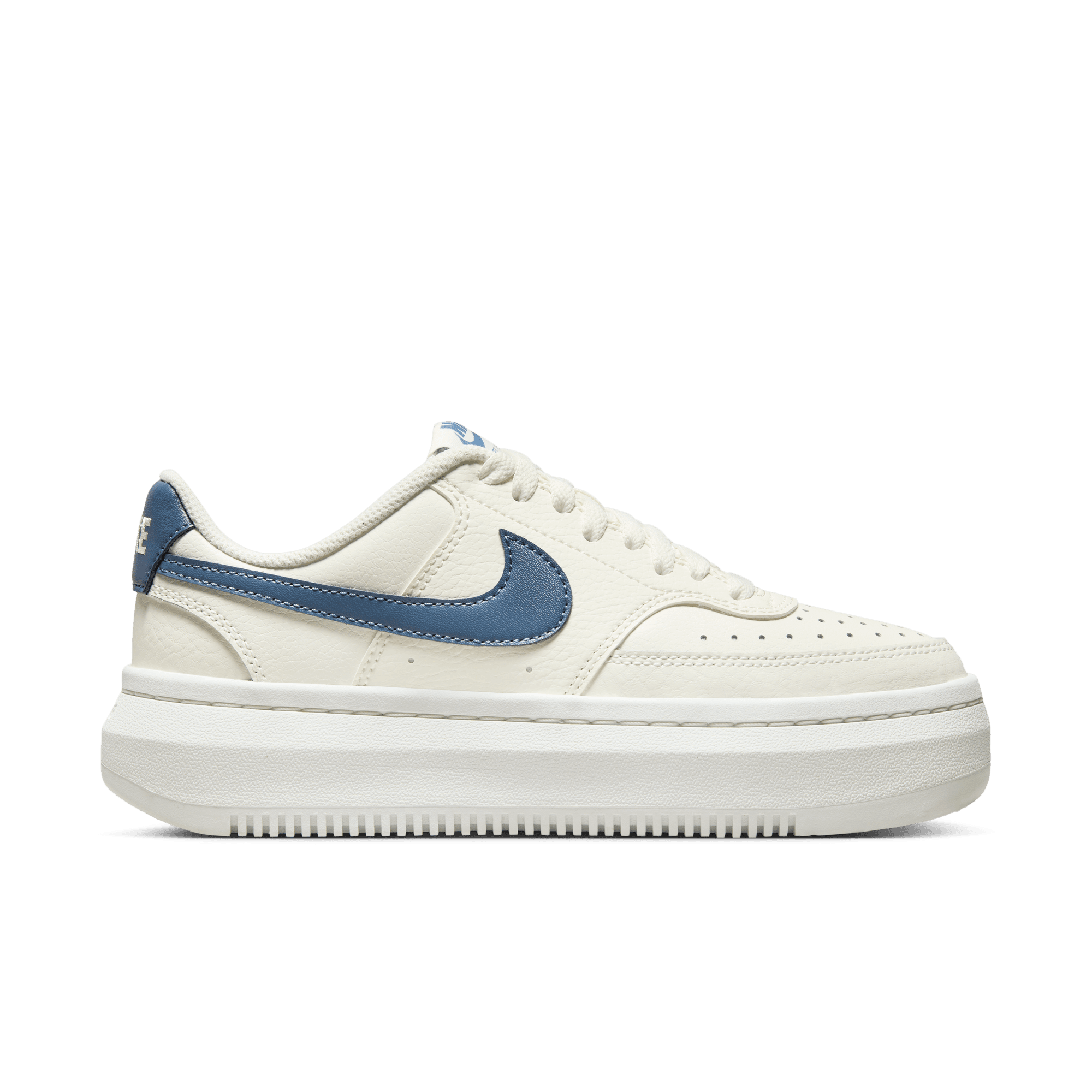 Nike Sportswear Sneaker »COURT VISION ALTA«, Design auf den Spuren des Air Force 1