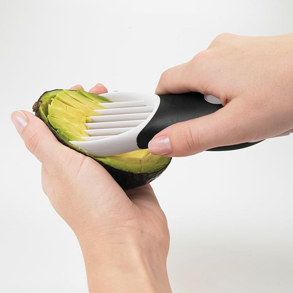 OXO Good Grips Obstschneider »3-in-1-Avocadoschneider«, (1 tlg.), zum Teilen, Entkernen und Schneiden von Avocados