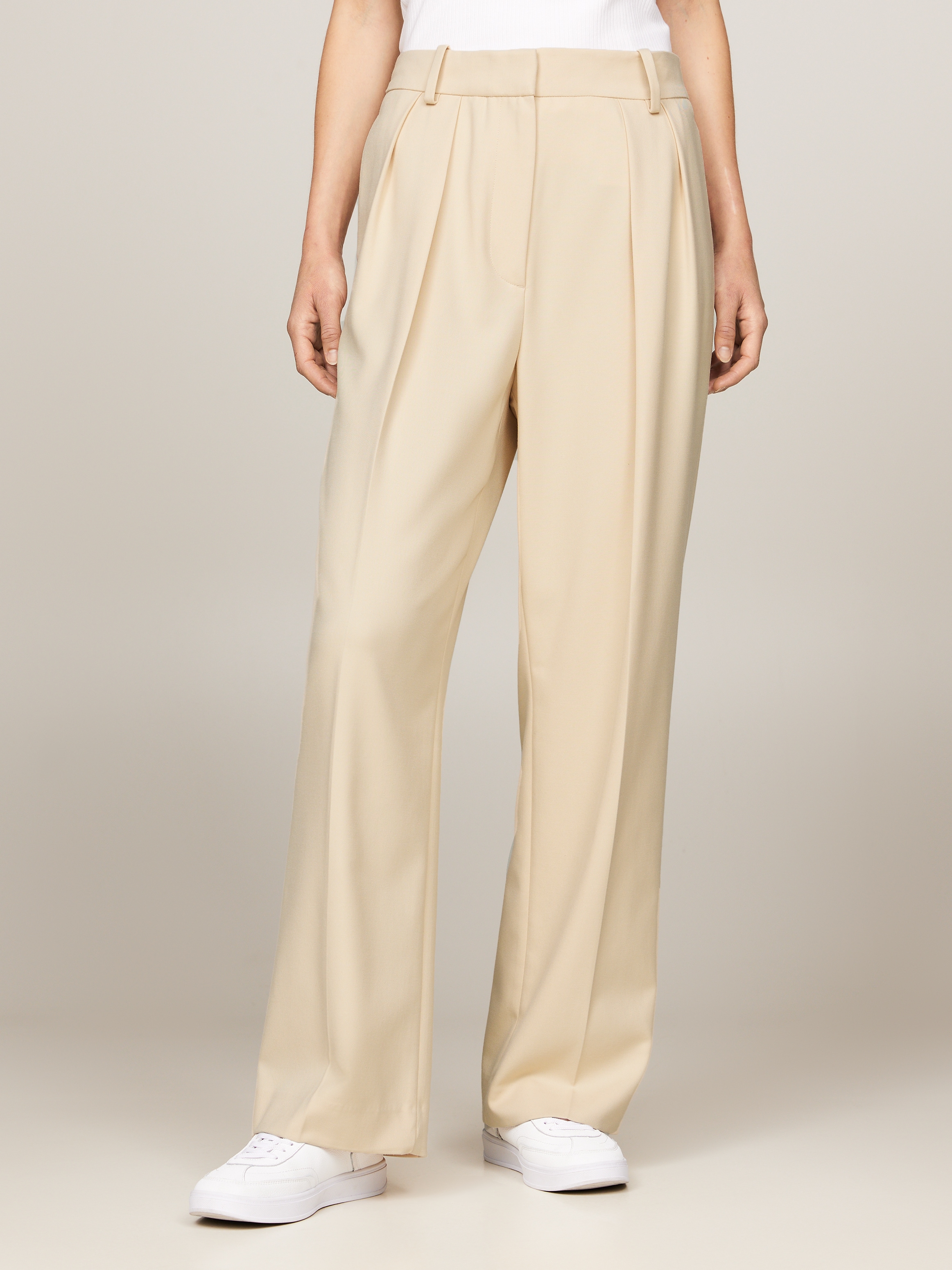 Tommy Hilfiger Webhose »MD CORE RELAXED STRAIGHT PANT«, mit Logostickerei auf der Rückseite