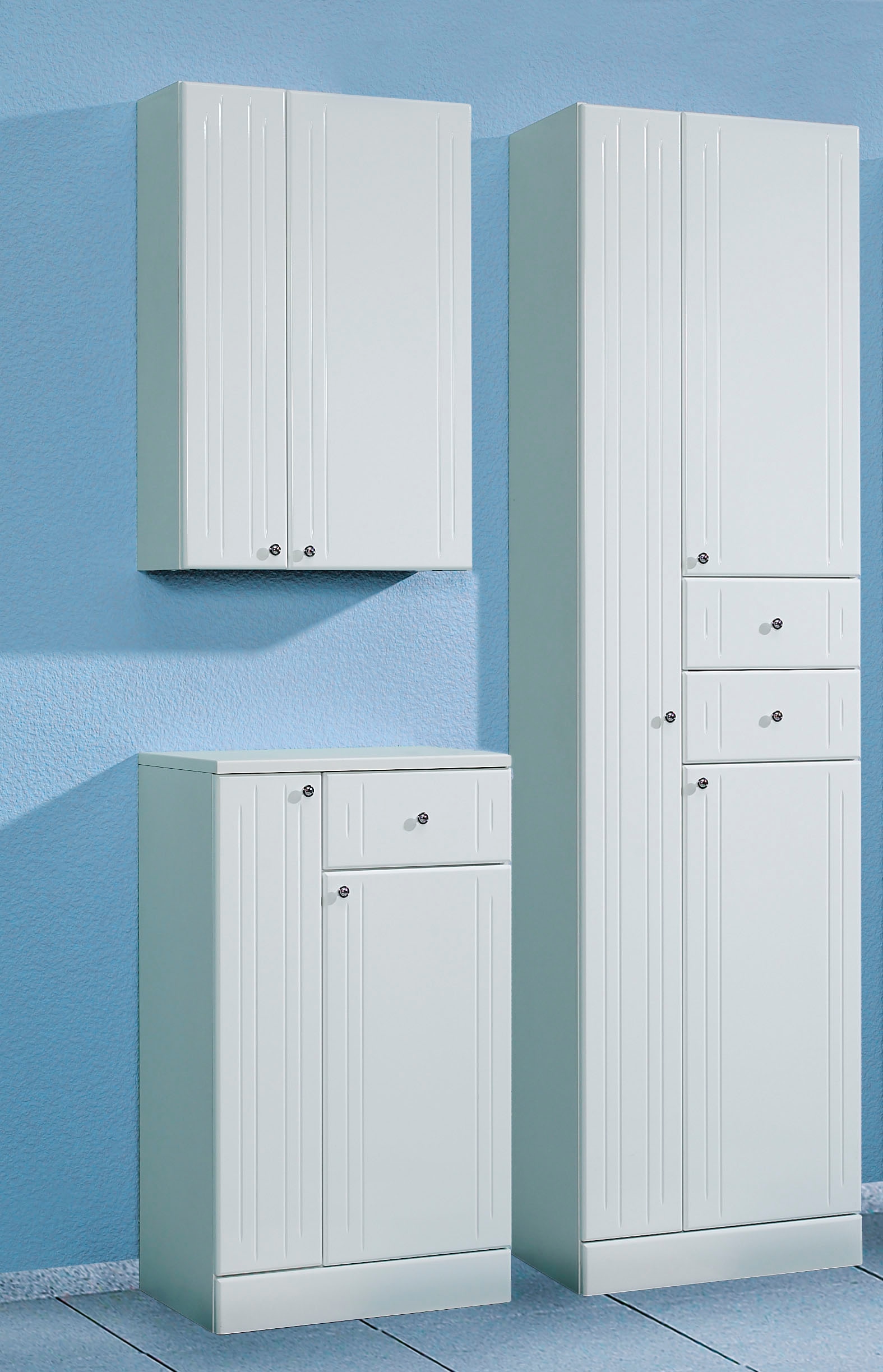 Saphir Hochschrank »Quickset 955 Badschrank, 50 cm breit, 3 Türen, 2 Schubladen«, Badezimmer-Hochschrank inkl. Türdämpfer, Griffe in Chrom glänzend
