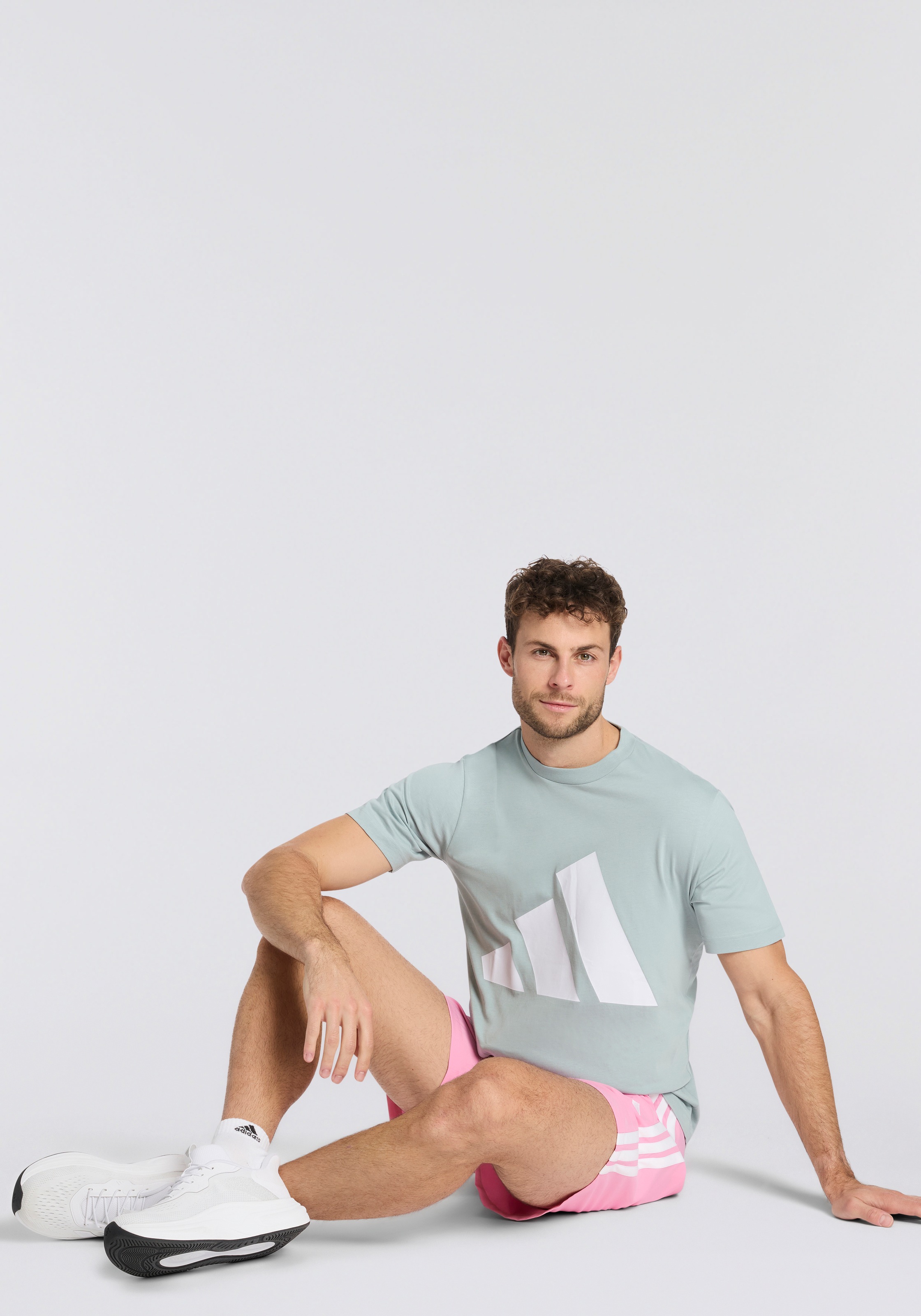 adidas Sportswear T-Shirt »M BL SJ T« klassische Silhouette, mit Rundhalsausschnitt