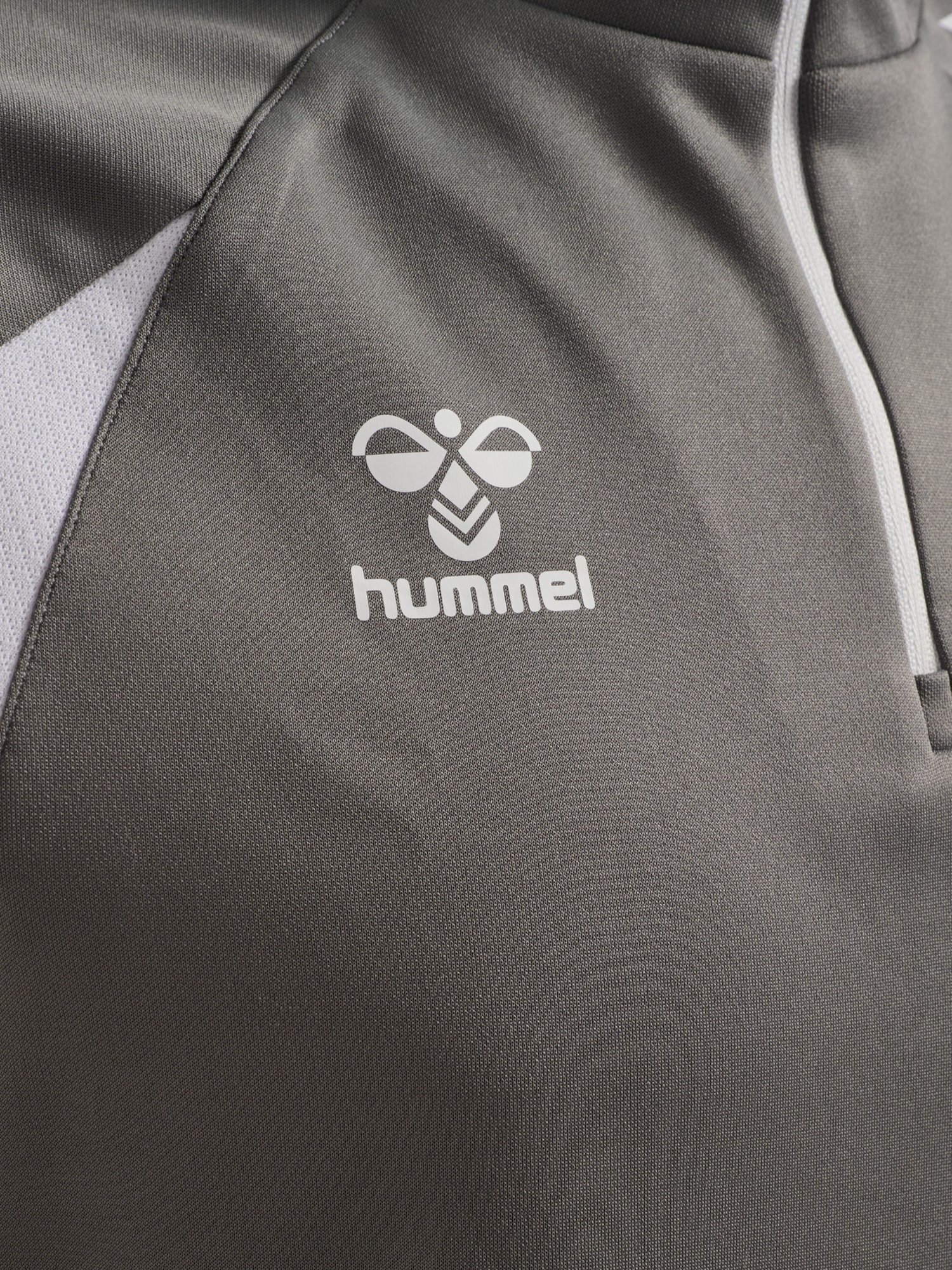 hummel Trainingsshirt »HMLCORE 2.0 HALF ZIP« mit Reißverschluss, normale Passform, aus Polyester
