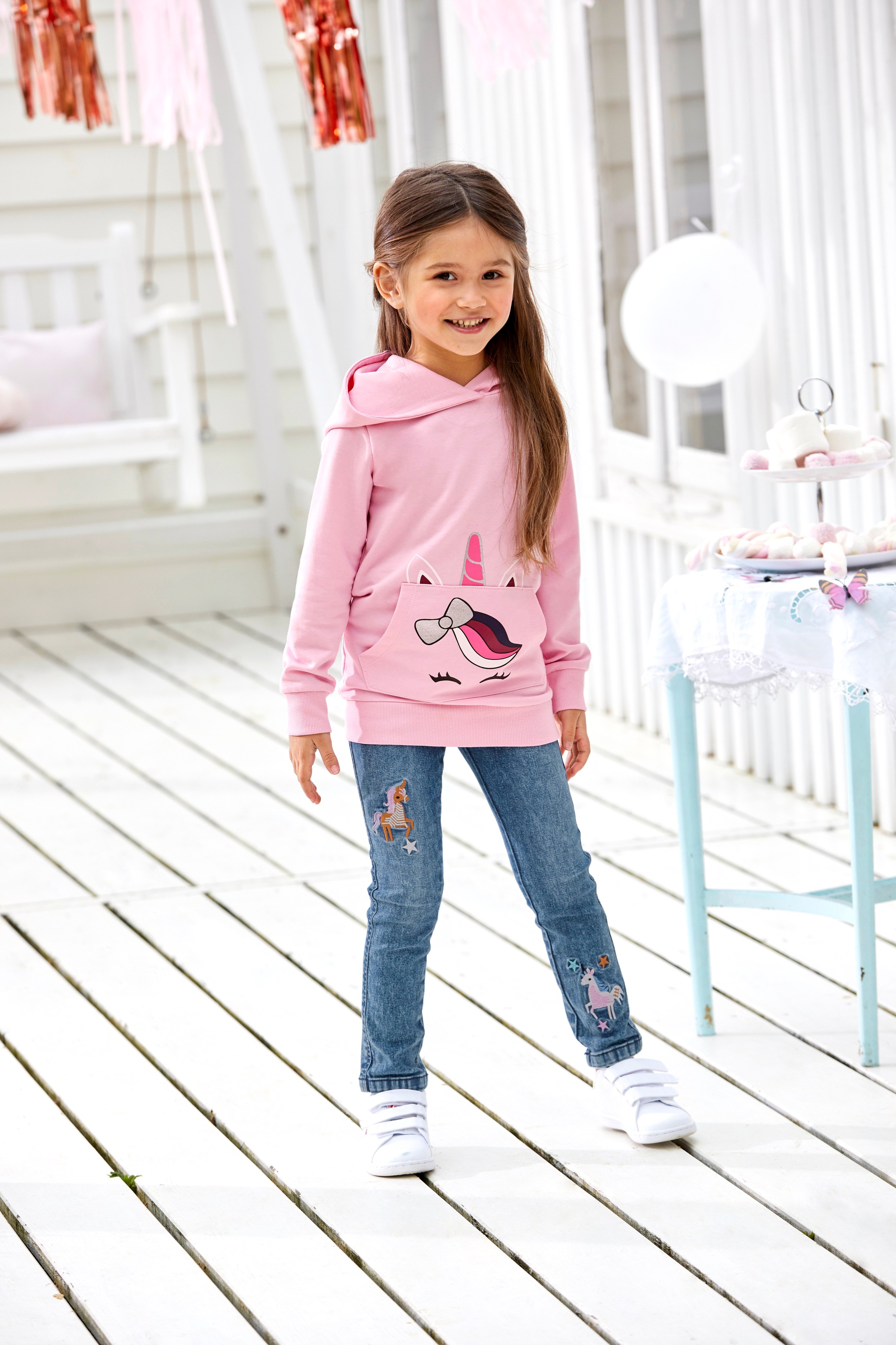 KIDSWORLD Longsweatshirt »für kleine Mädchen«, mit niedlichem Taschendruck