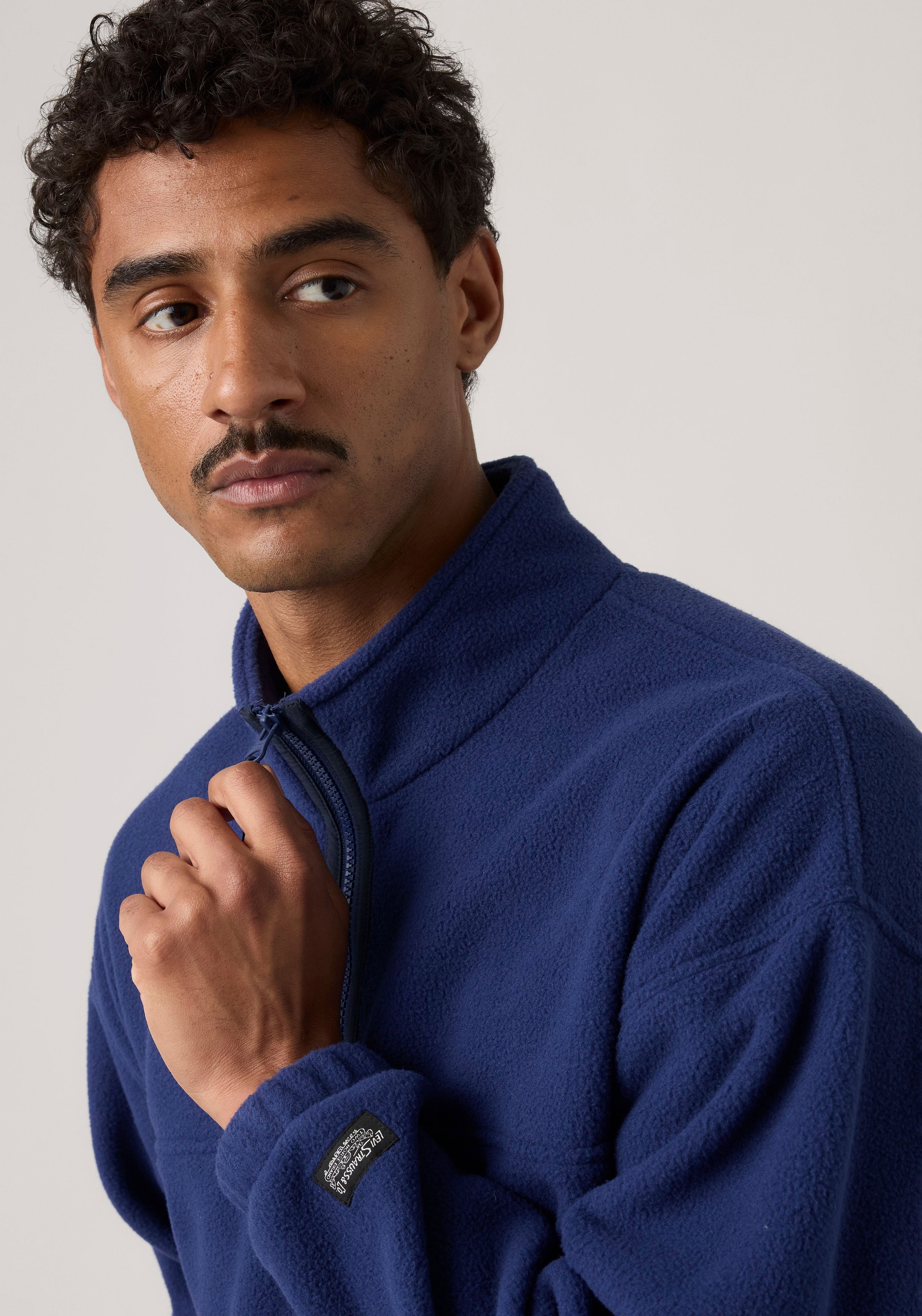 Levi's® Fleecepullover »REDWOOD HALF ZIP«, Saumabschluss mit Tunnelzug
