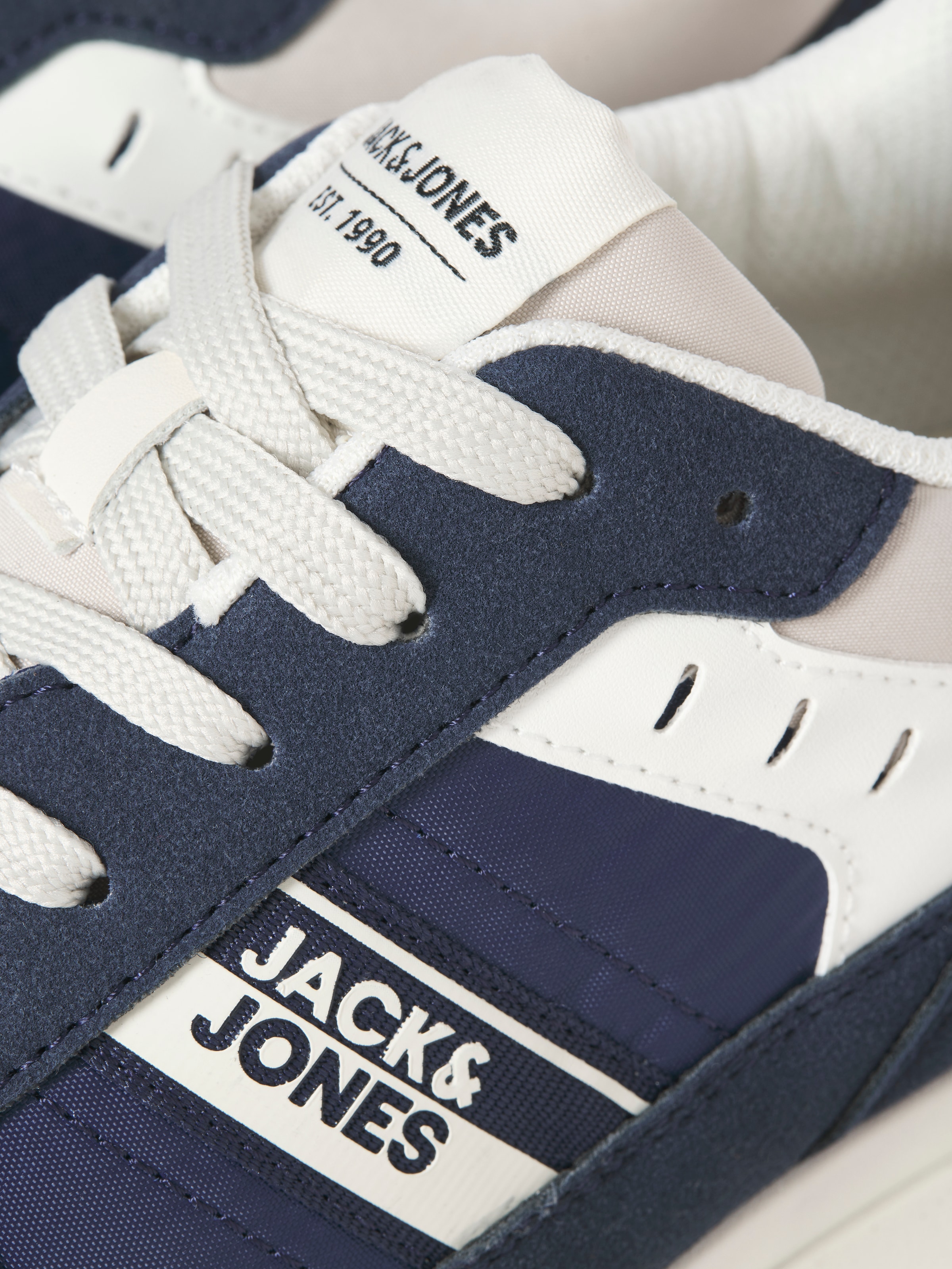 Jack & Jones Sneaker »JFWOSWALD«  Schnürschuh, Halbschuh, Freizeitsneaker mit Kontrastbesätze