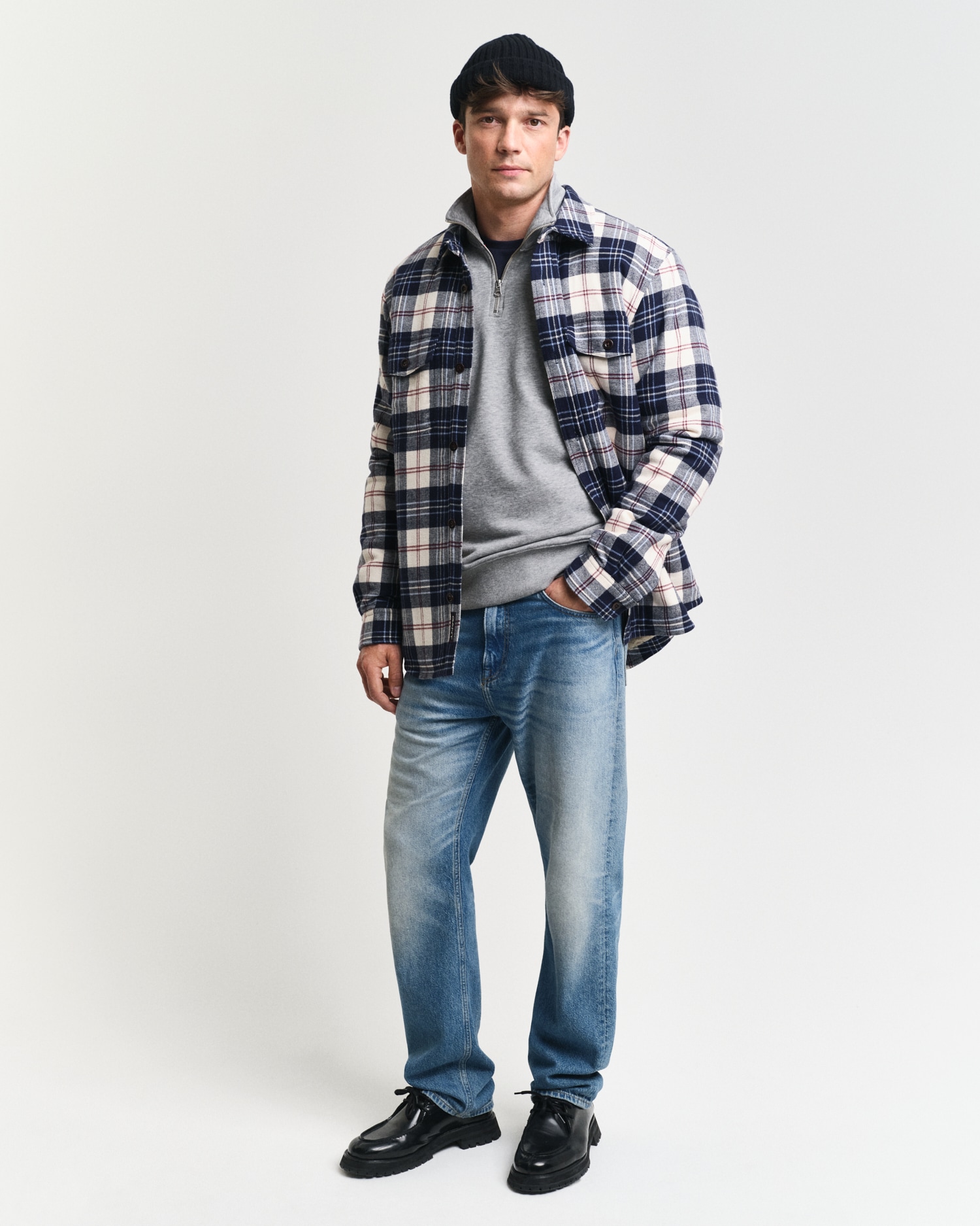 Gant Sweatshirt »REG SHIELD HALF ZIP SWEAT«, mit Logostickerei auf der Brust