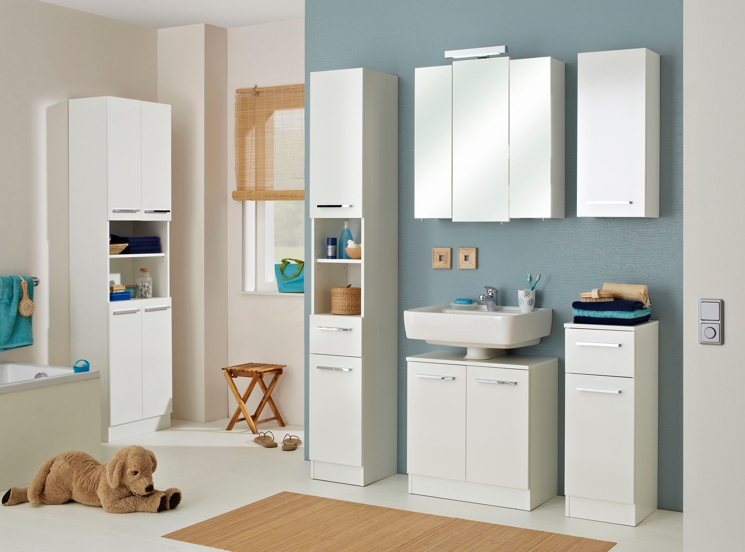 Saphir Hochschrank »Quickset 335 Badschrank 50 cm breit, 4 Türen, 1 Nische, 3 Einlegeböden«, Badezimmer-Hochschrank, Weiß Glanz, Griffe in Chrom glänzend
