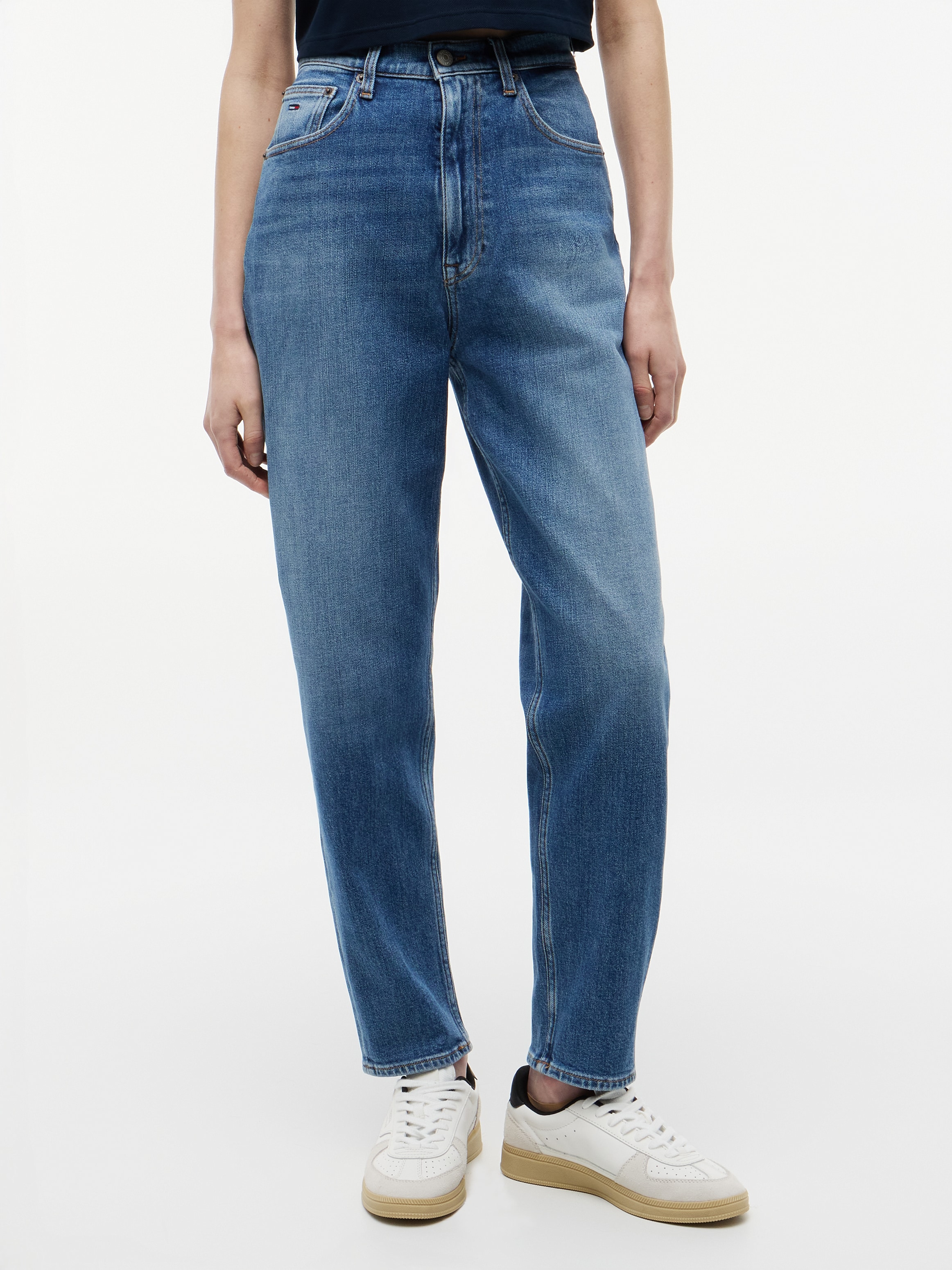 Tommy Jeans Mom-Jeans »MOM JEAN UH TPR« Tapered Mom Jeans mit ultrahohem Bund