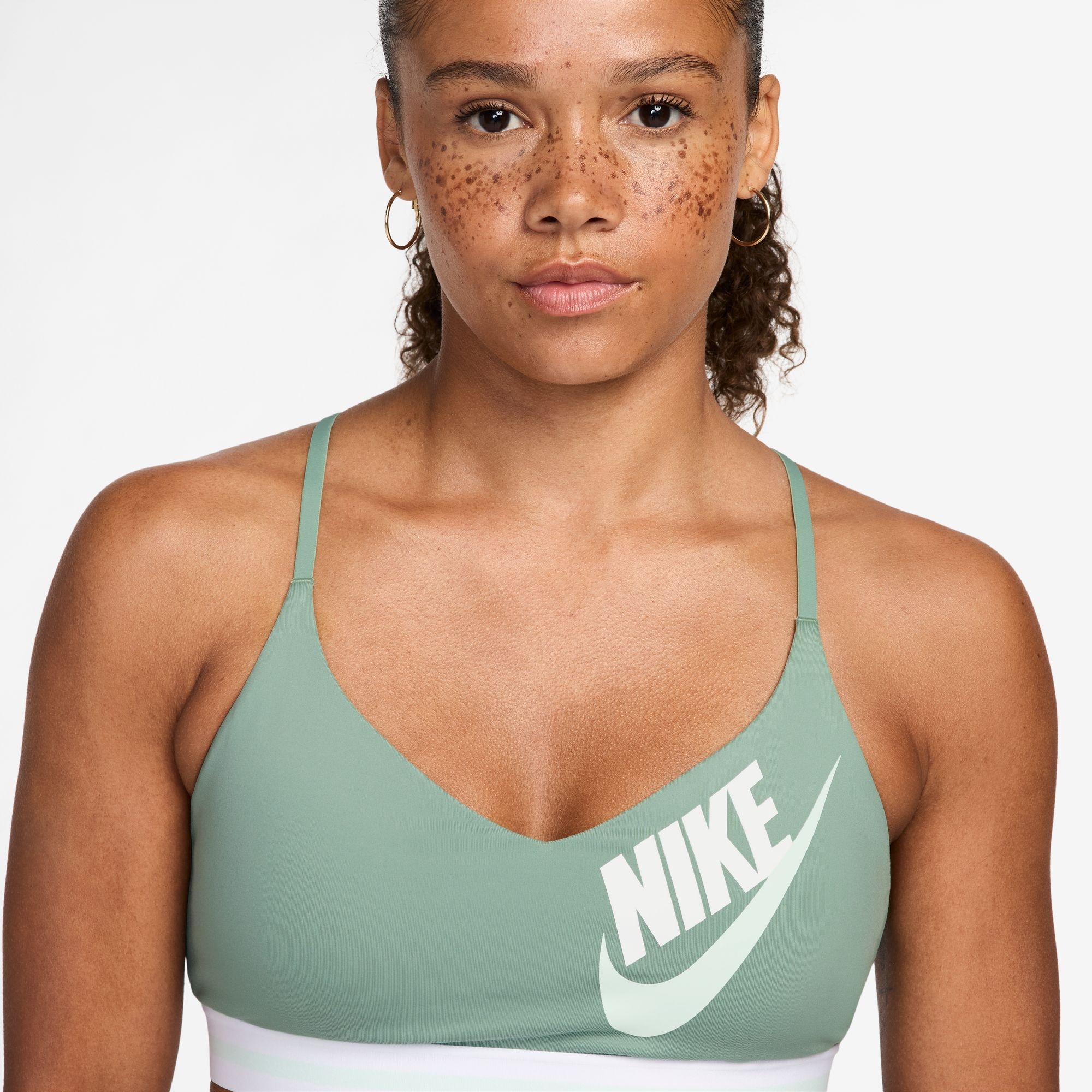 Nike Sport-BH »W NK INDY LS LOGO BRA« mit hohem Elasthananteil, aus Polyester und Elasthan