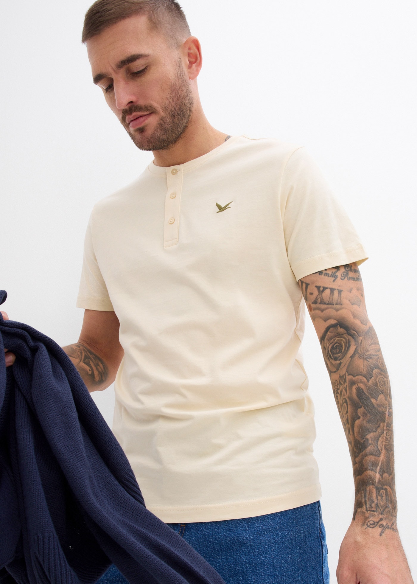 bonprix Henleyshirt Packung, 3 Regular Fit, mit Bruststickerei