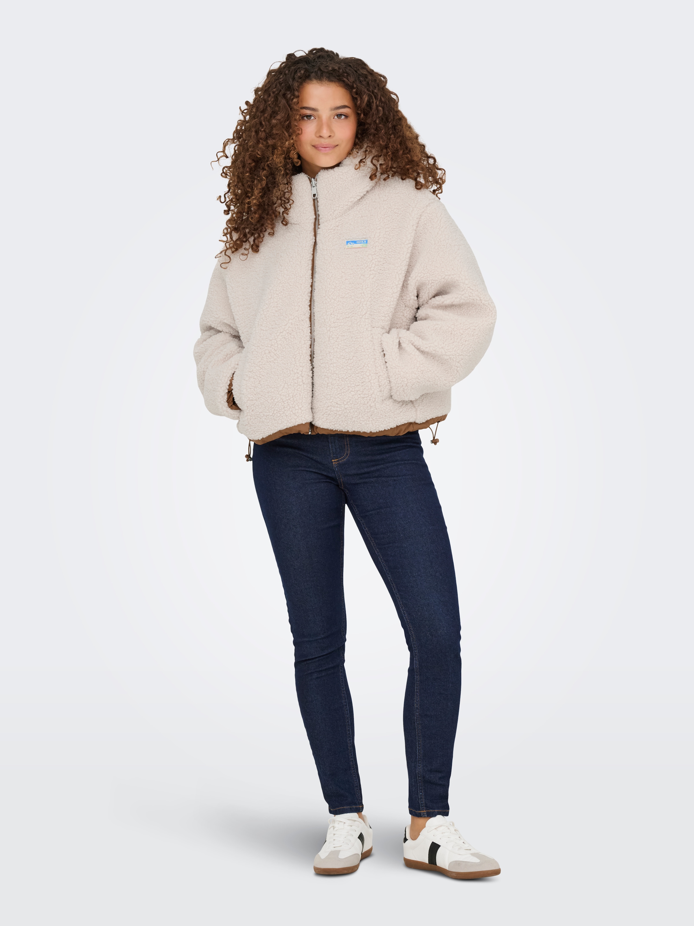 ONLY Outdoorjacke »ONLMARIA LIFE REV PUFFER JACKET CC OTW«, mit Kapuze