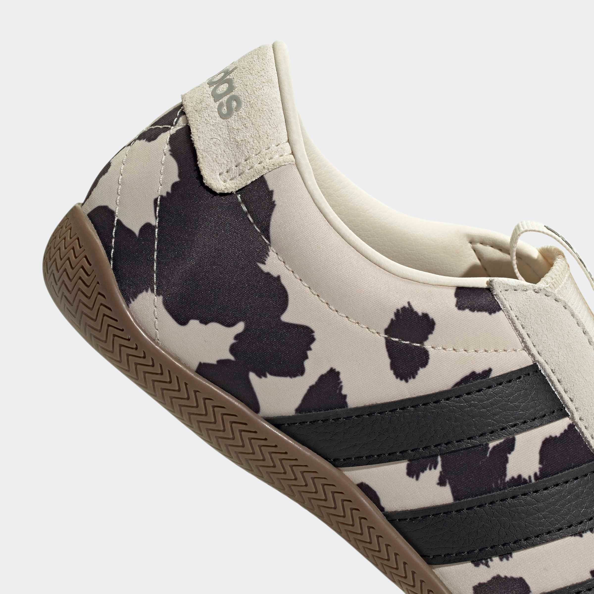 adidas Sportswear Sneaker »GRAND COURT LO SLIP ON«  mit Kuh Muster