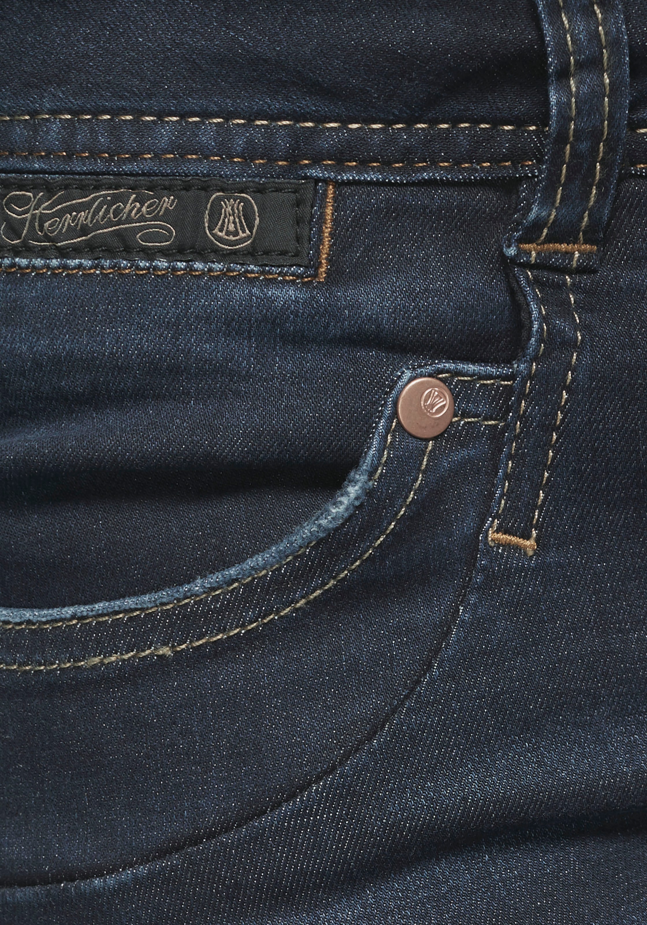 Herrlicher Slim-fit-Jeans »Piper Slim Reused Denim«, mit Zierknöpfen an den Gesäßtaschen