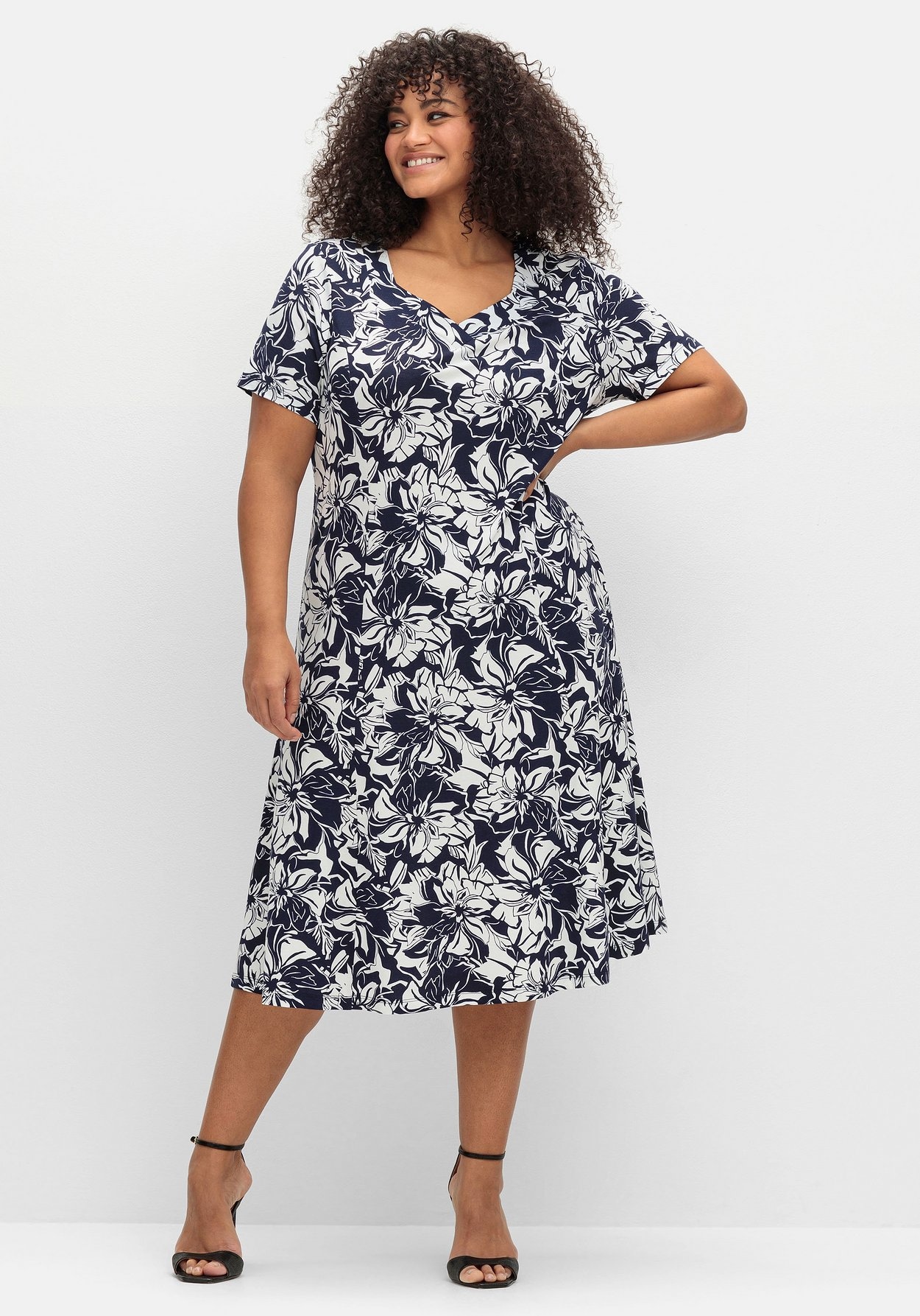 Sheego Jerseykleid »Jerseykleid in A-Linie, mit Blumenprint«