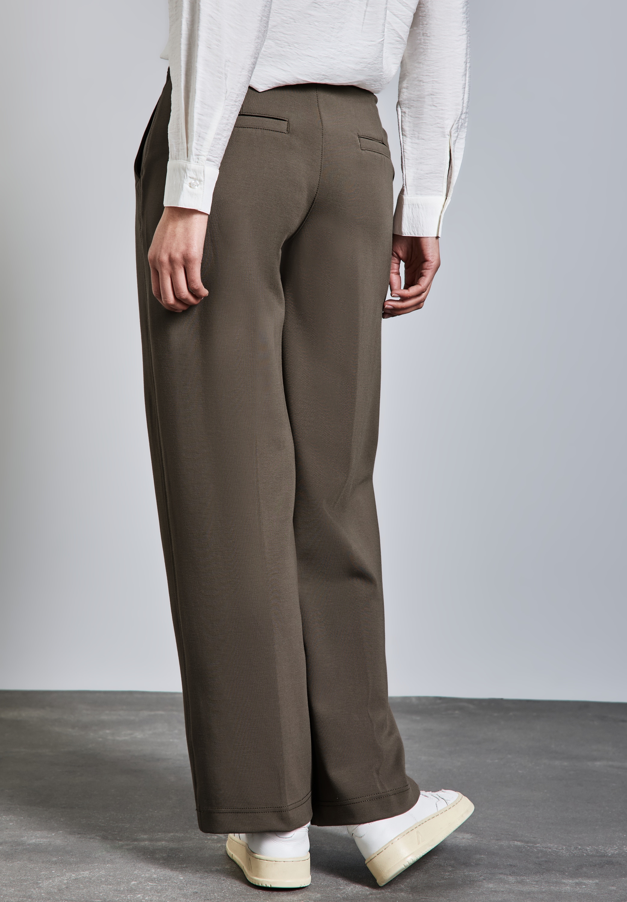 STREET ONE Stoffhose, Sommerhose mit Knopfdetail am Bund
