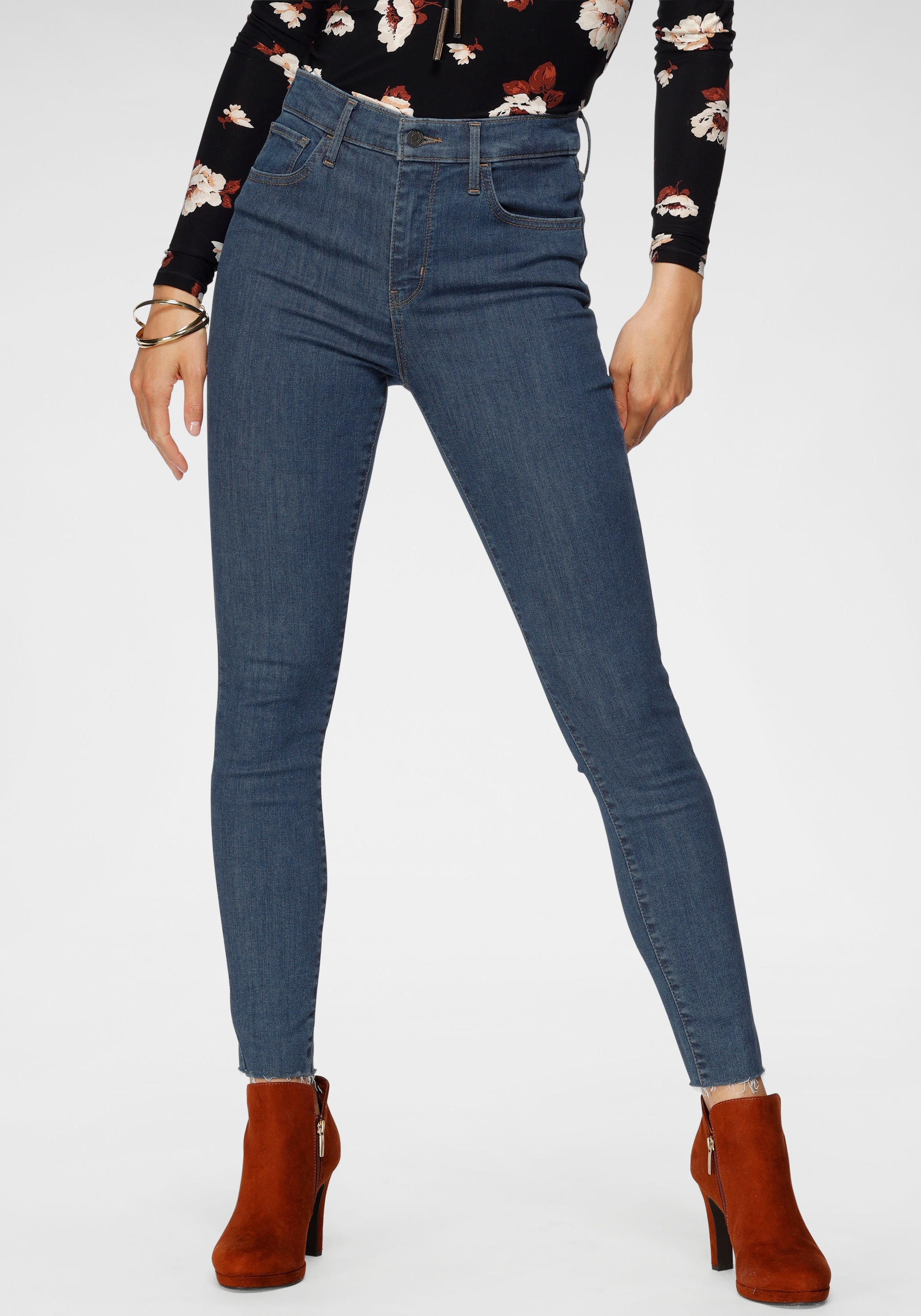 Levi's® Skinny-fit-Jeans »720 High Rise«, High Waist mit offenem Saum