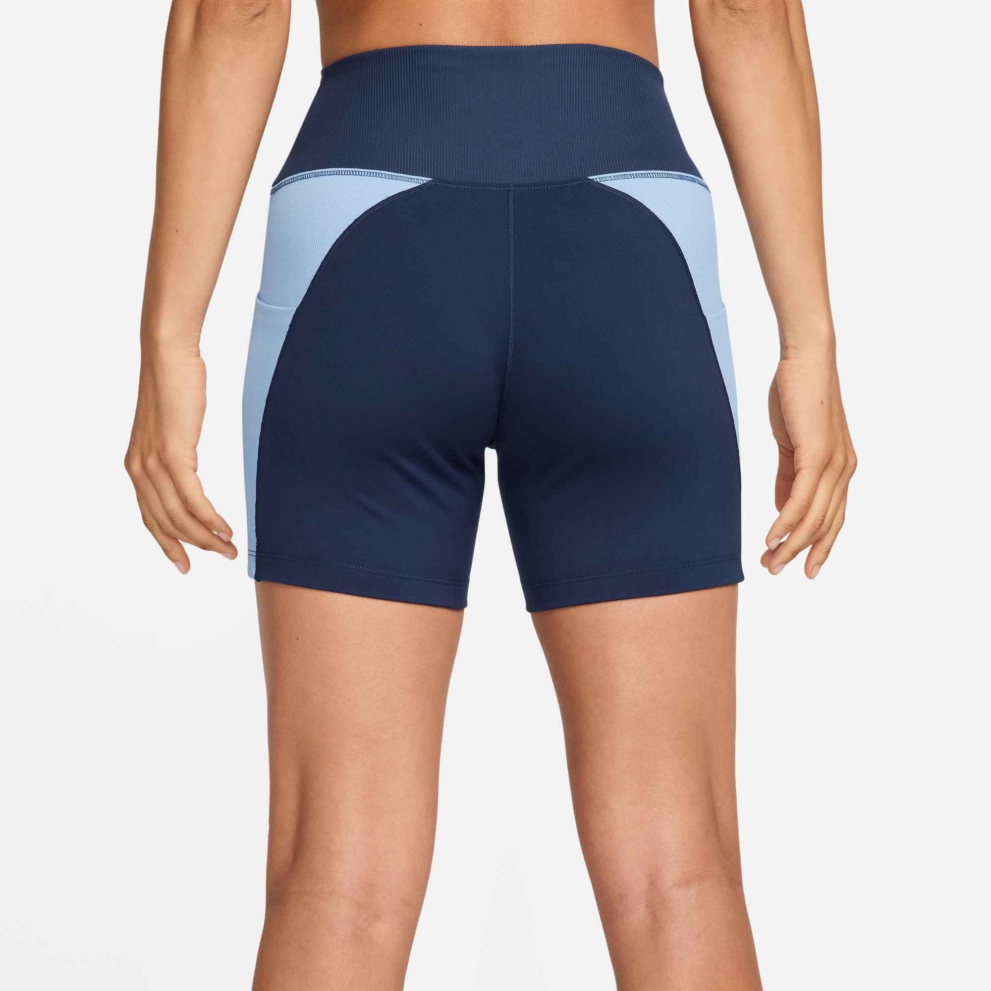 Nike Trainingsshorts »W NK DF ONE HR 5IN SHORT B«  mit Dri-FIT-Technologie, schnell trocknendes Material