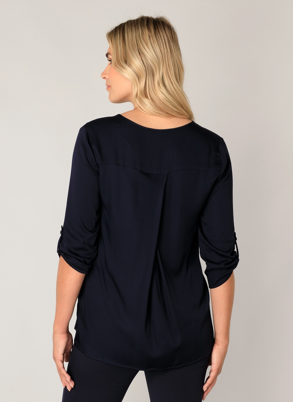 Base Level Shirtbluse mit V-Ausschnitt