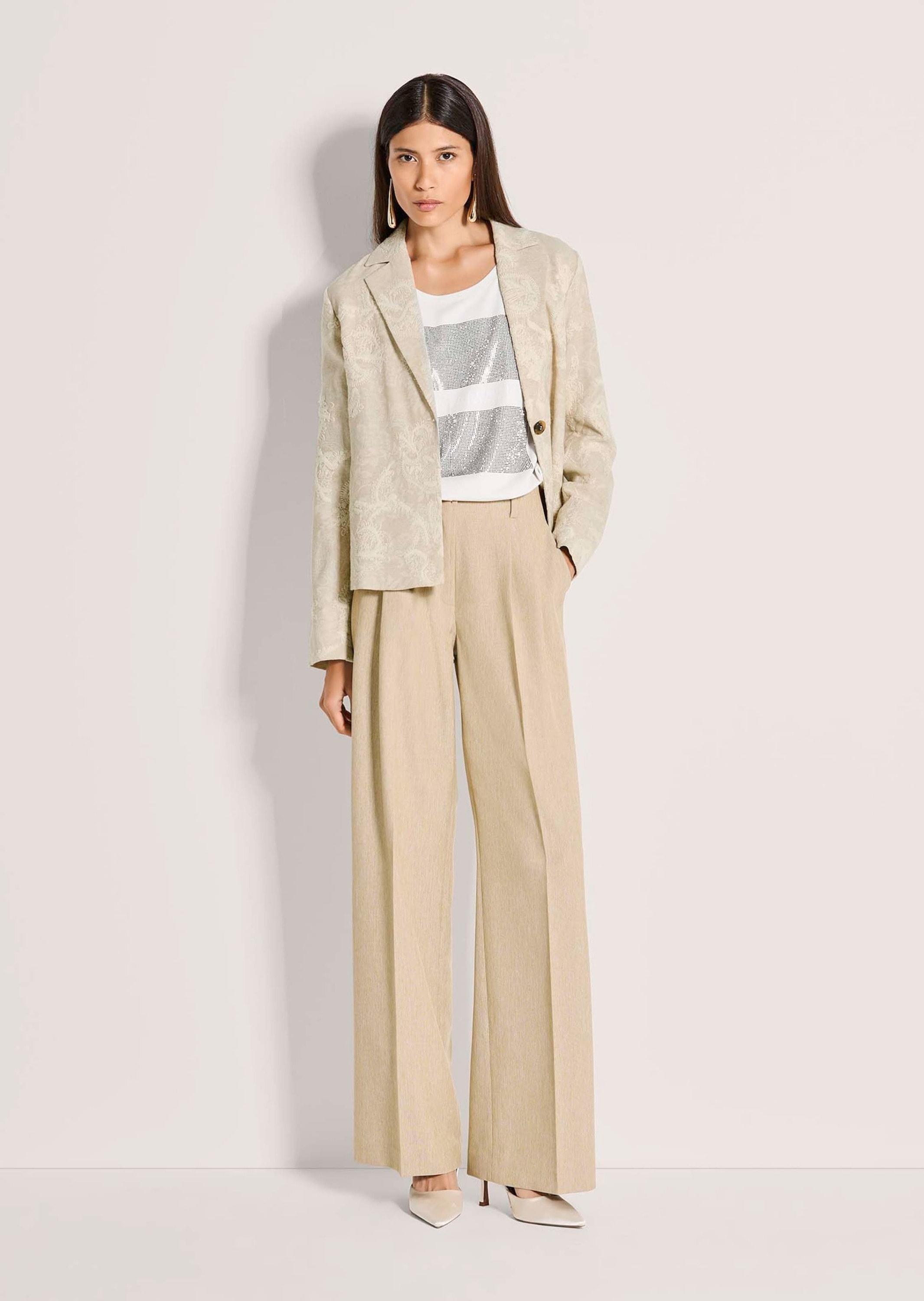 MADELEINE Jackenblazer »Blazer Kurzblazer mit edler Stickerei« edel bestickt