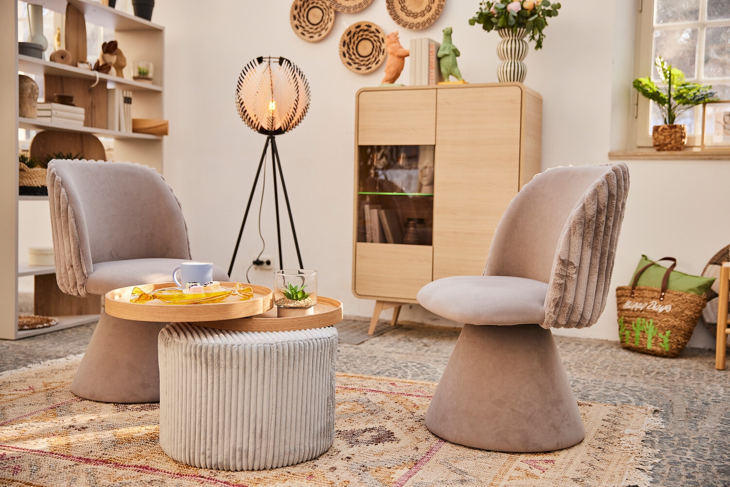 Home affaire Vitrine »Torsby, moderne Glasvitrine, Stauraumelement, Schrank« abgerundete Ecken, ausreichend Stauraum, vielseitig einsetzbar