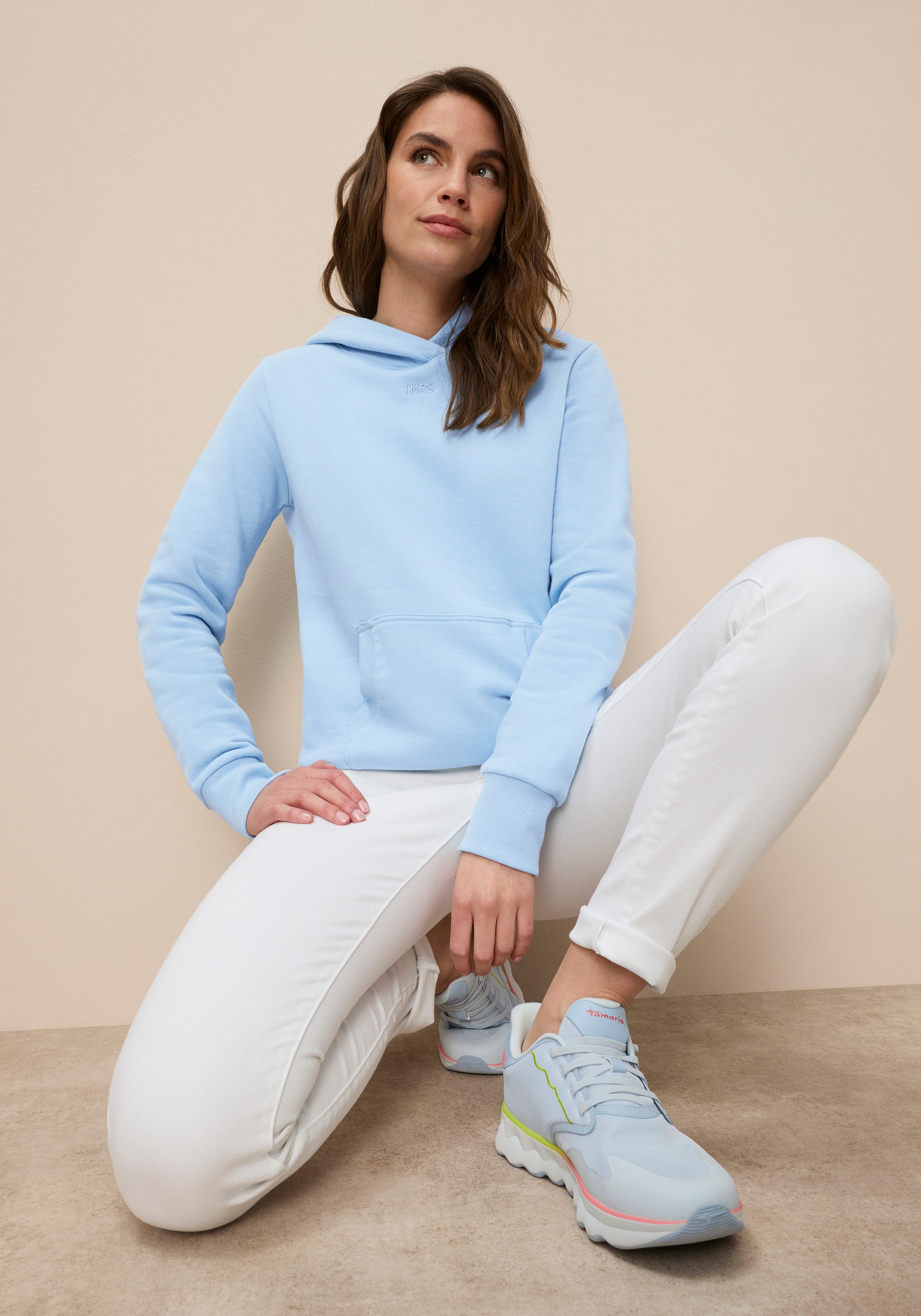 Tamaris Kapuzensweatshirt , figurumspielender Schnitt mit Tasche
