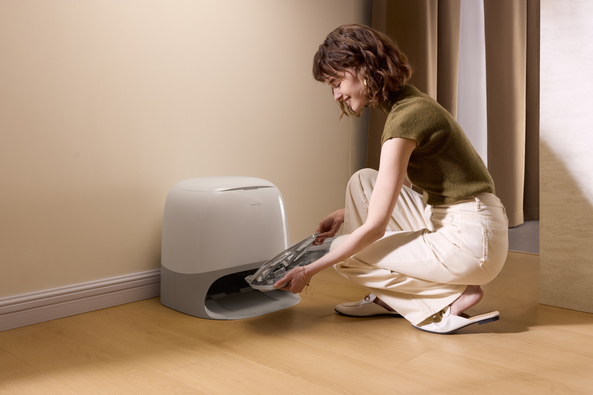 Roborock Saugroboter »Qrevo Curv 5A1, mit Wischfunktion, automatisches Entleeren« Auffüllen intensiver und Moppwäsche bei 75 °C.