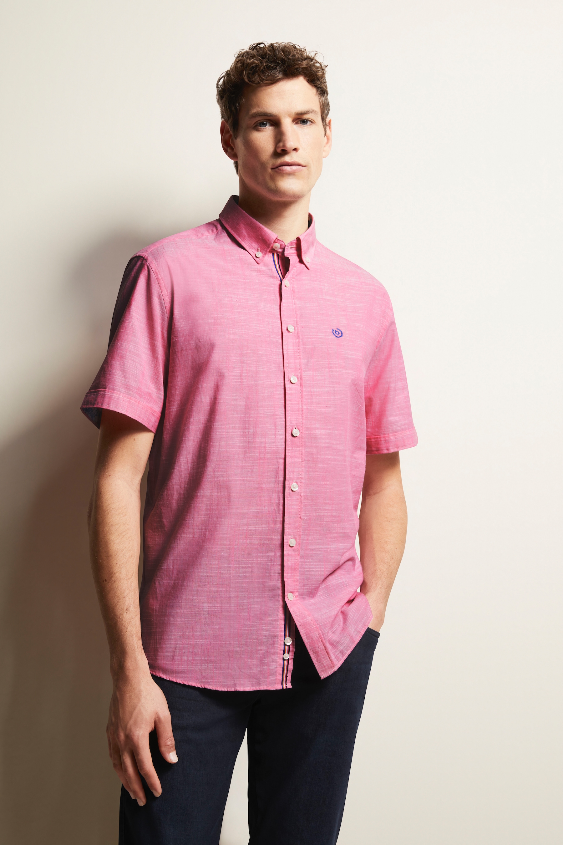 Bugatti Herren Kurzarmhemd mit Button-Down-Kragen in pink, Größe XL